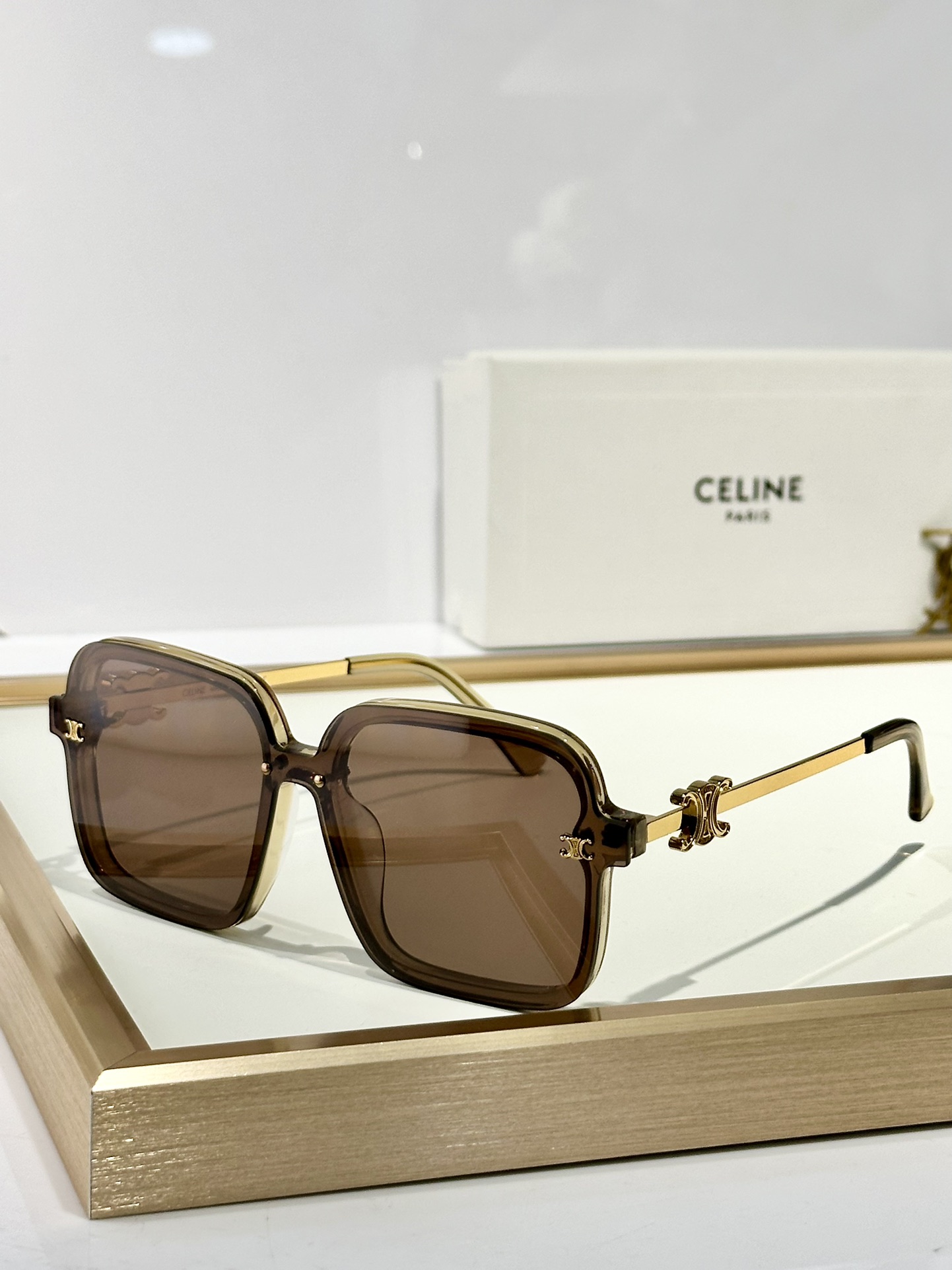  CELINE
MOD：CL40247U
Size：55口18 145
