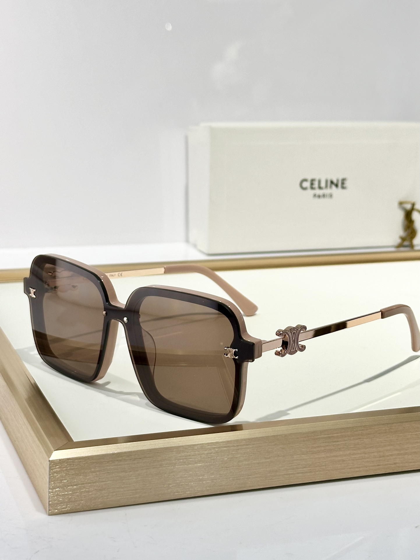  CELINE
MOD：CL40247U
Size：55口18 145
