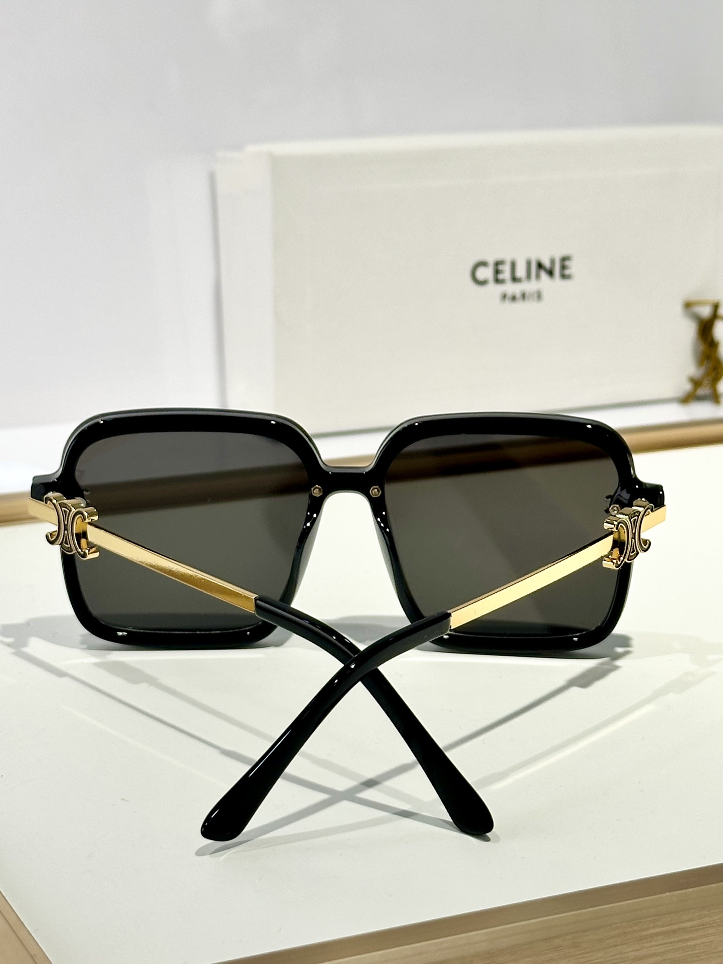  CELINE
MOD：CL40247U
Size：55口18 145
