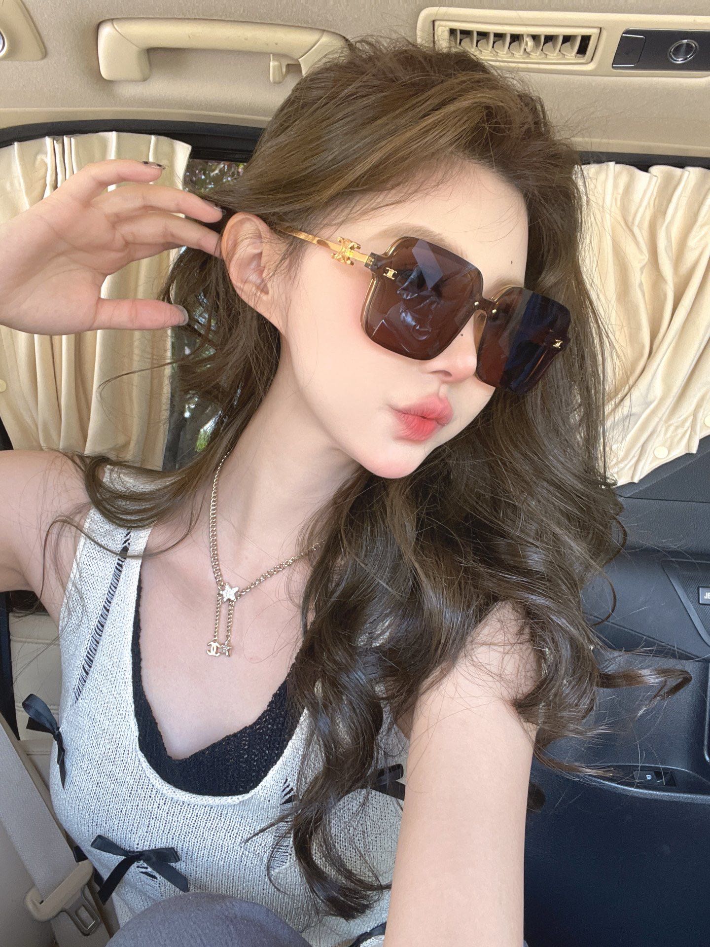  CELINE
MOD：CL40247U
Size：55口18 145
