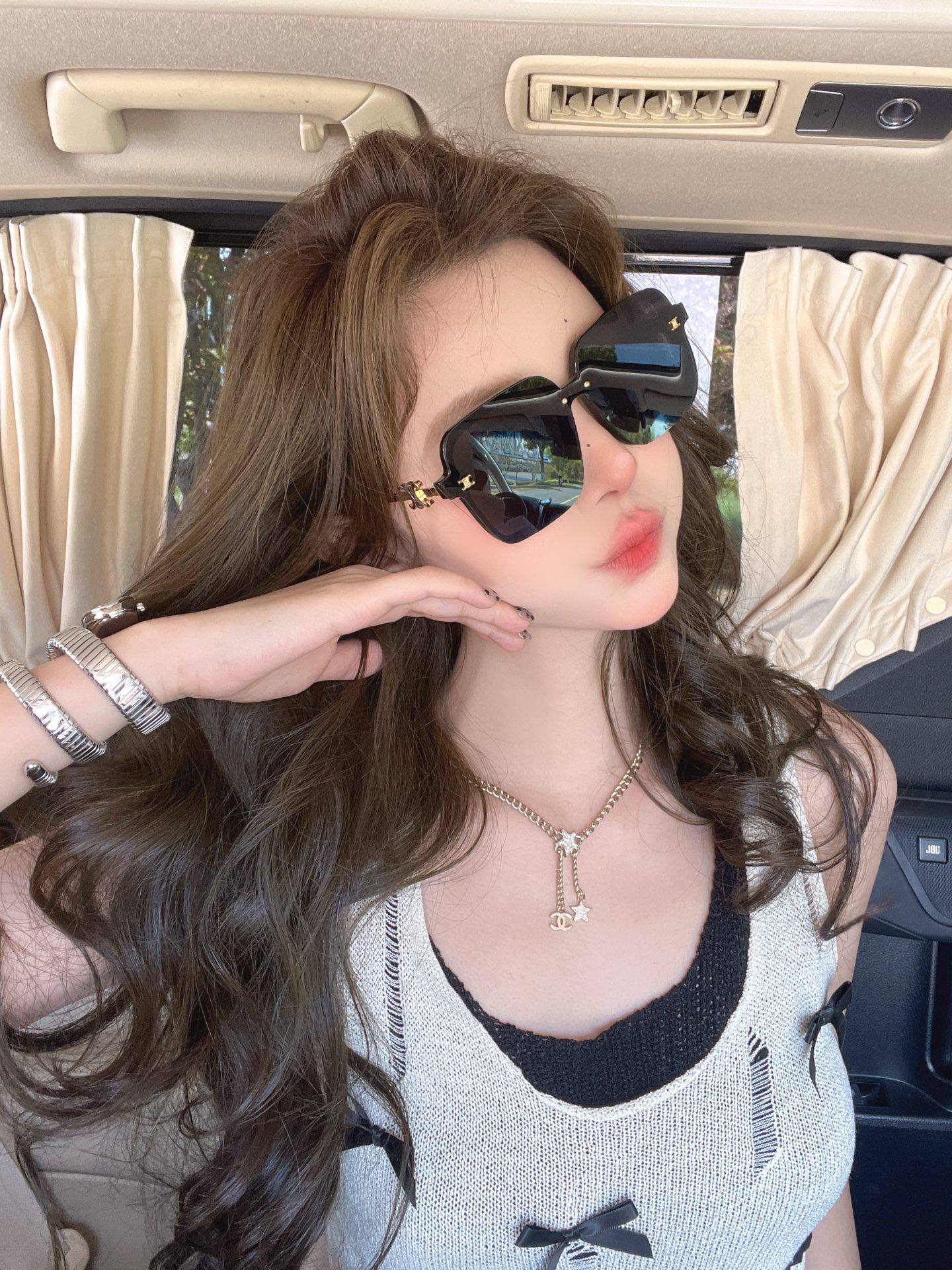  CELINE
MOD：CL40247U
Size：55口18 145
