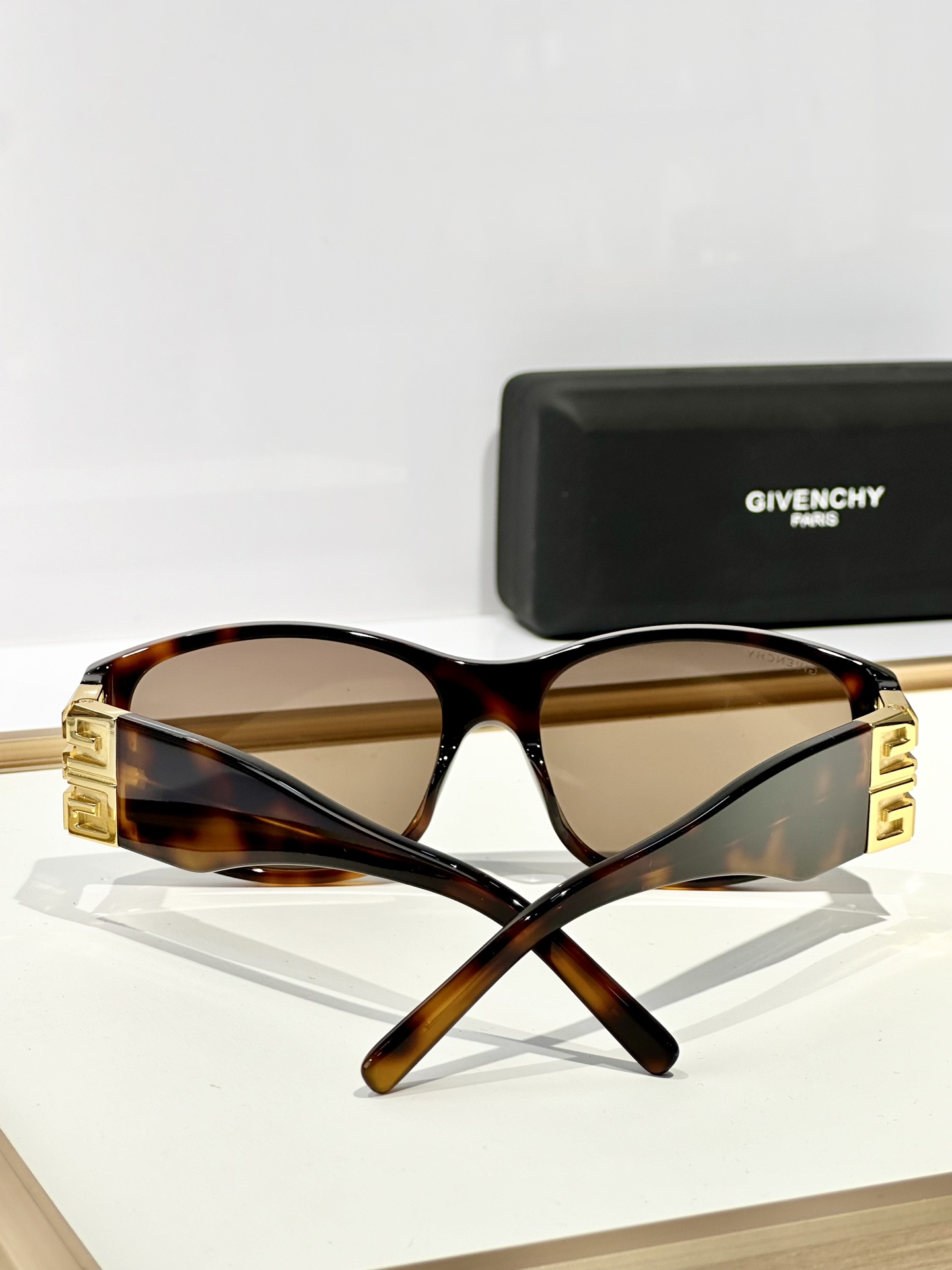  𝐆𝐈𝐕𝐄𝐍𝐂𝐇𝐘
MOD：gv40054I
size：58口16-125
