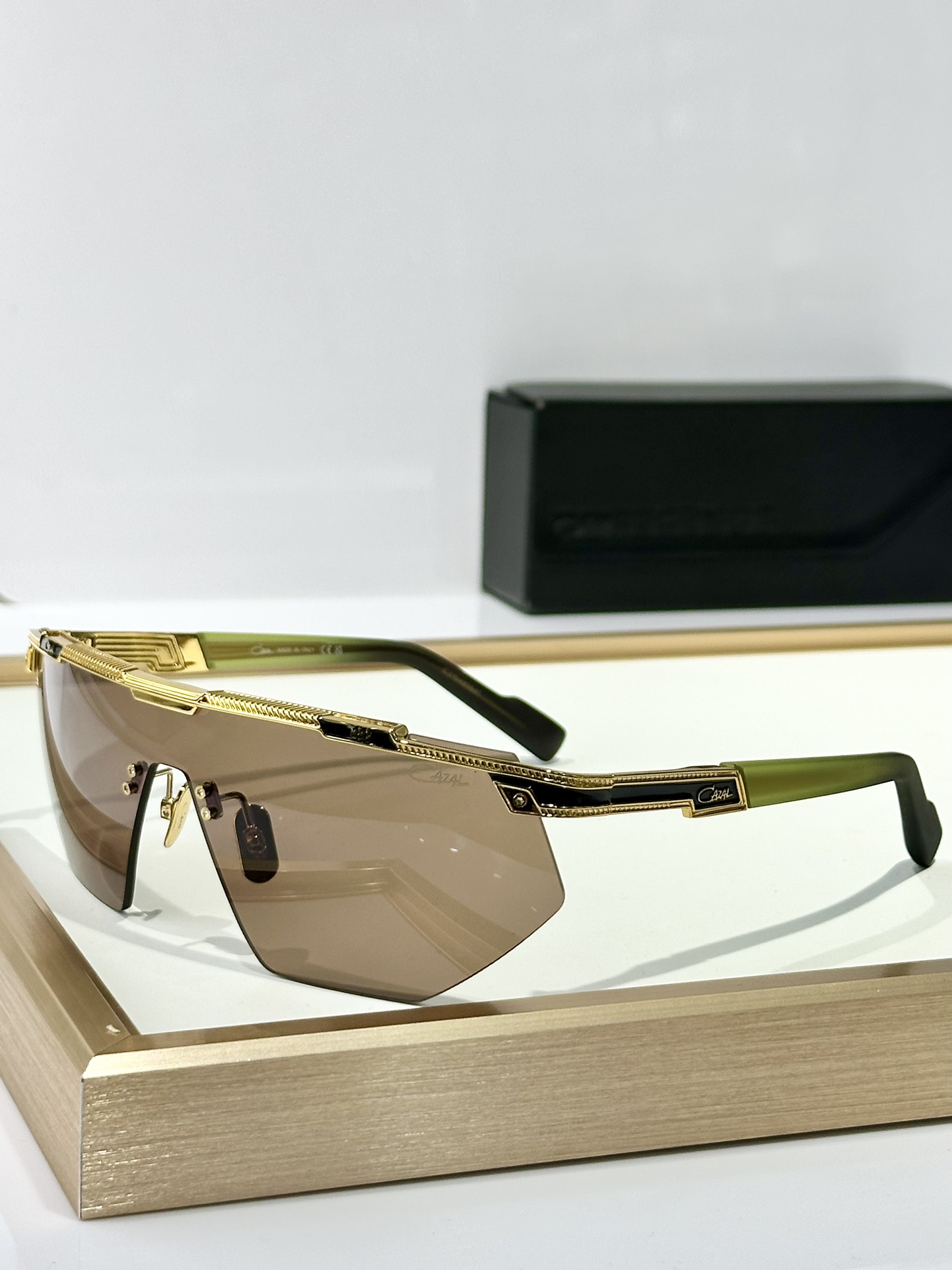  Cazal
MODEL：M889
SIZE：158口0-135
