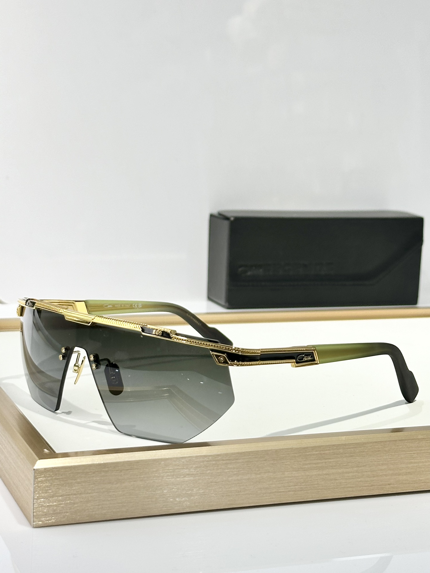  Cazal
MODEL：M889
SIZE：158口0-135
