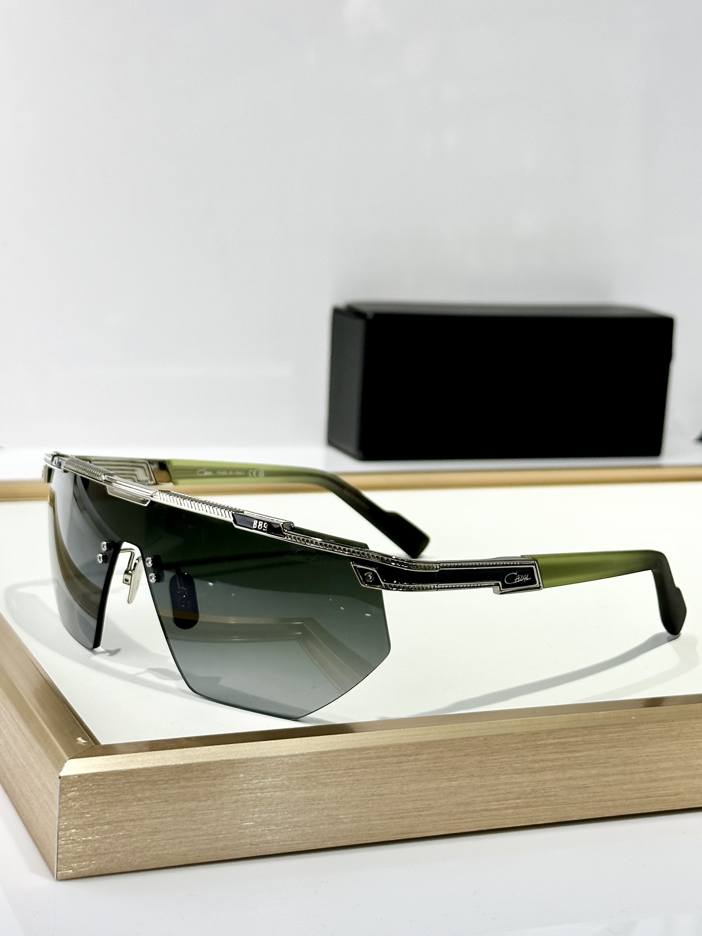 Cazal
MODEL：M889
SIZE：158口0-135
