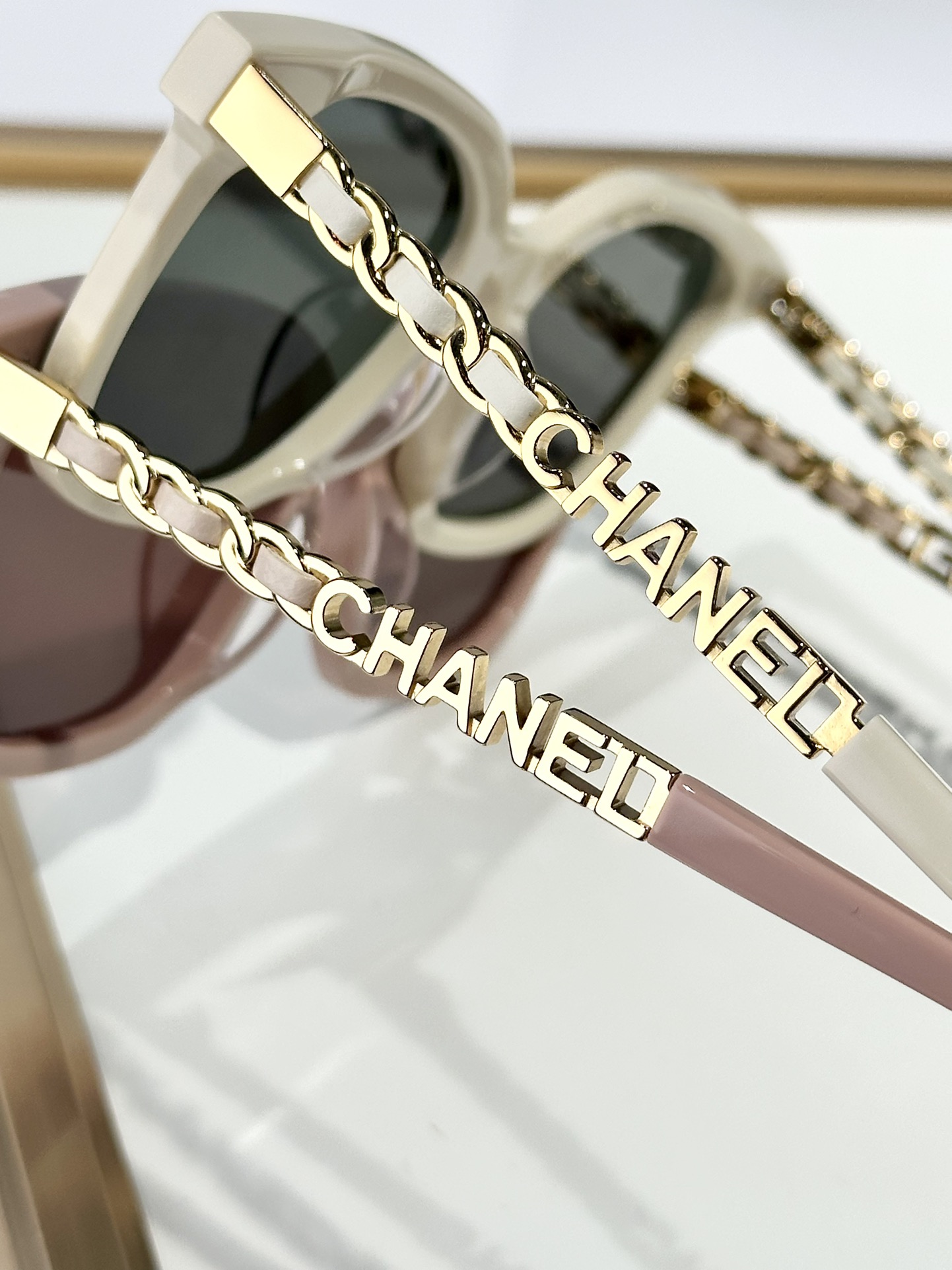  CHANEL
MOD：CH6356
Size：57口14-145
