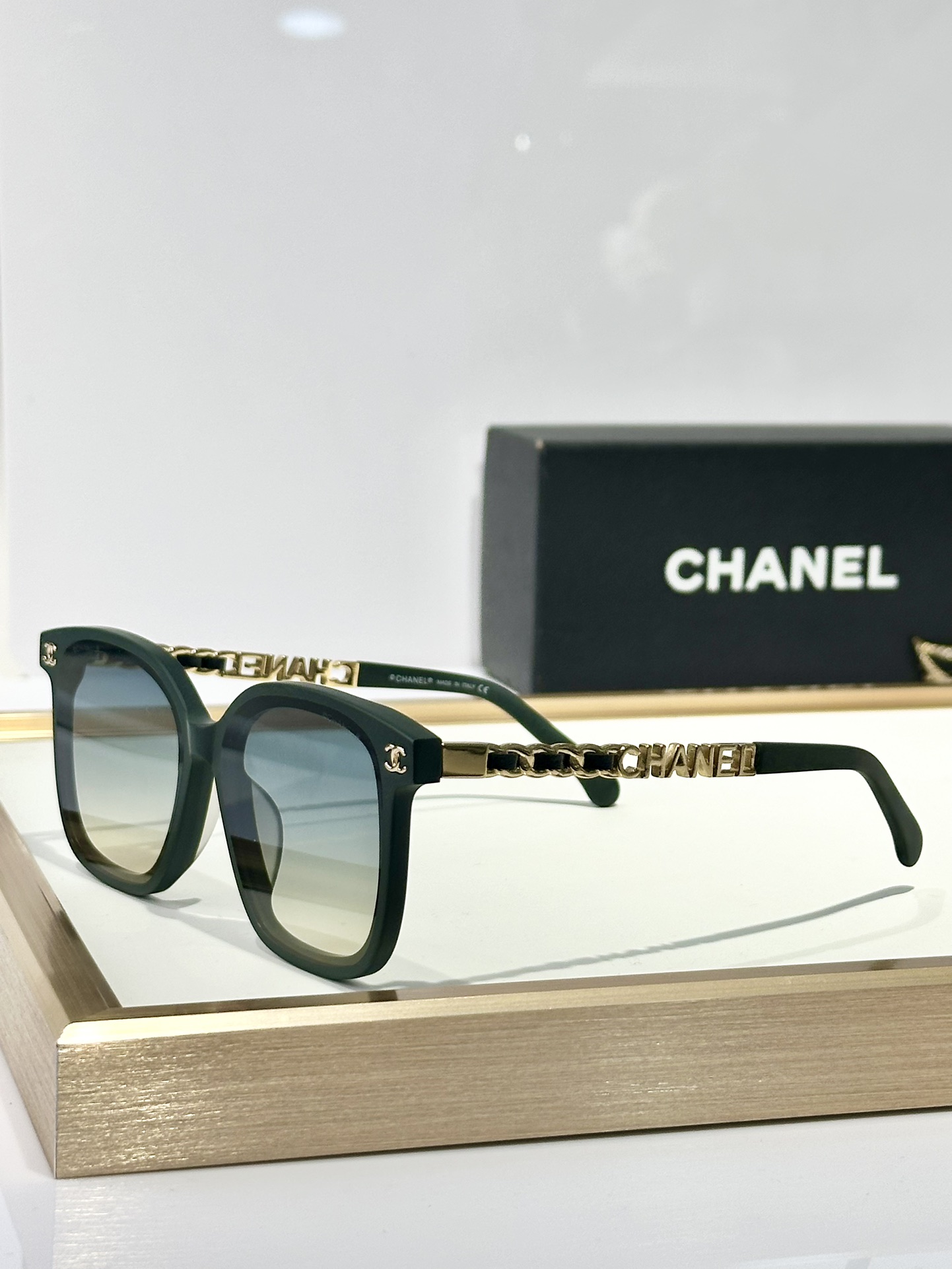  CHANEL
MOD：CH6356
Size：57口14-145
