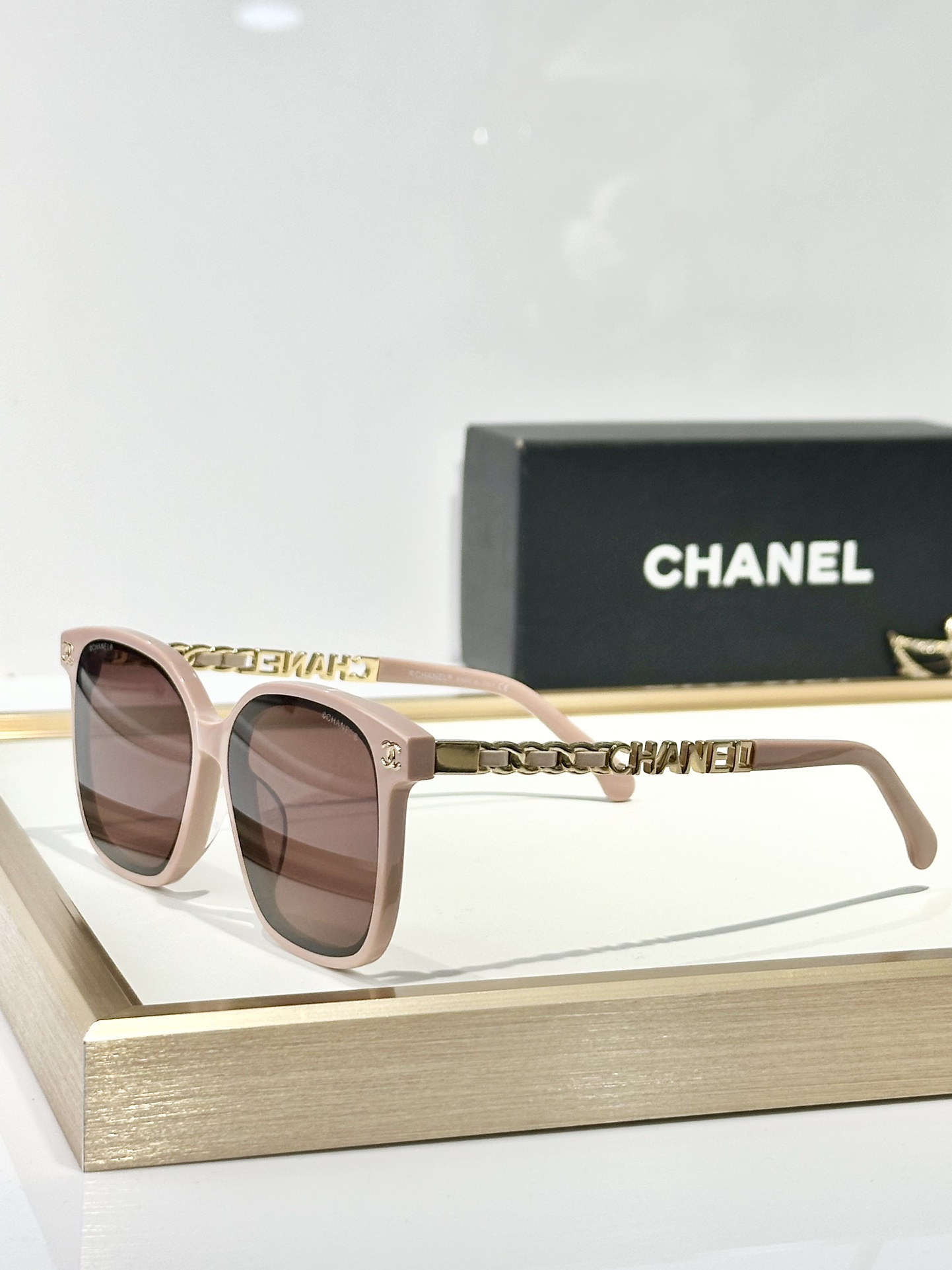  CHANEL
MOD：CH6356
Size：57口14-145
