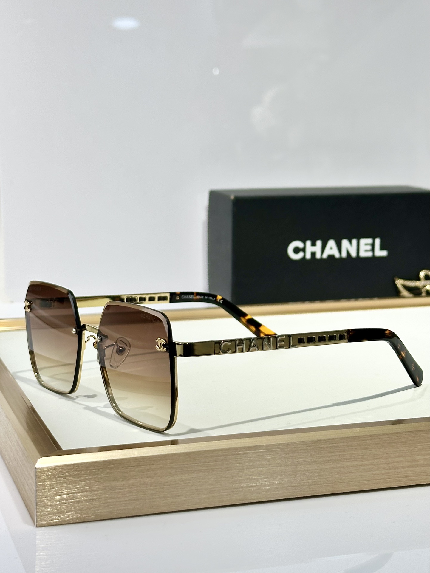  CHANEL
MOD：CH7357
Size：56口16-145
