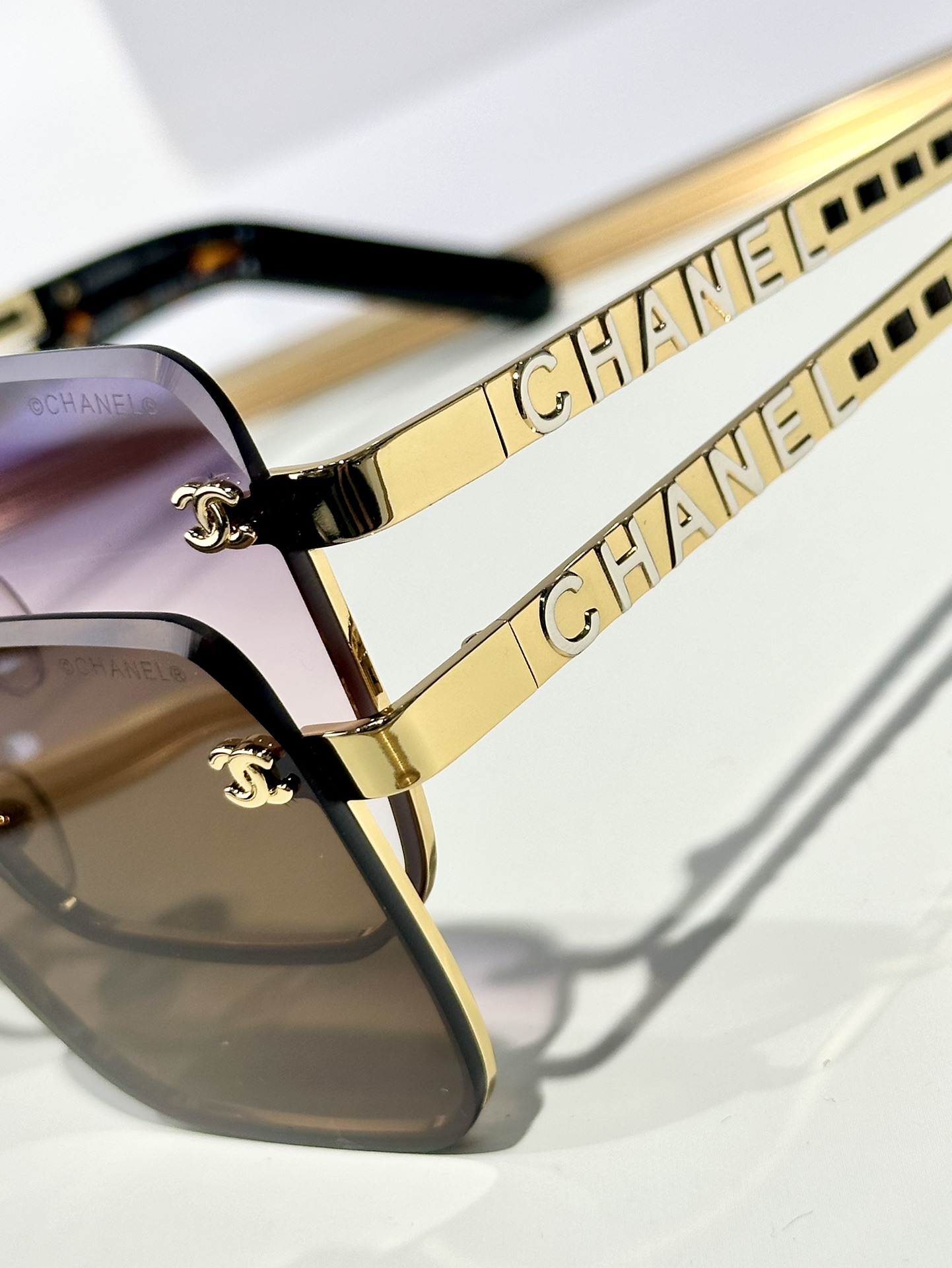  CHANEL
MOD：CH7357
Size：56口16-145
