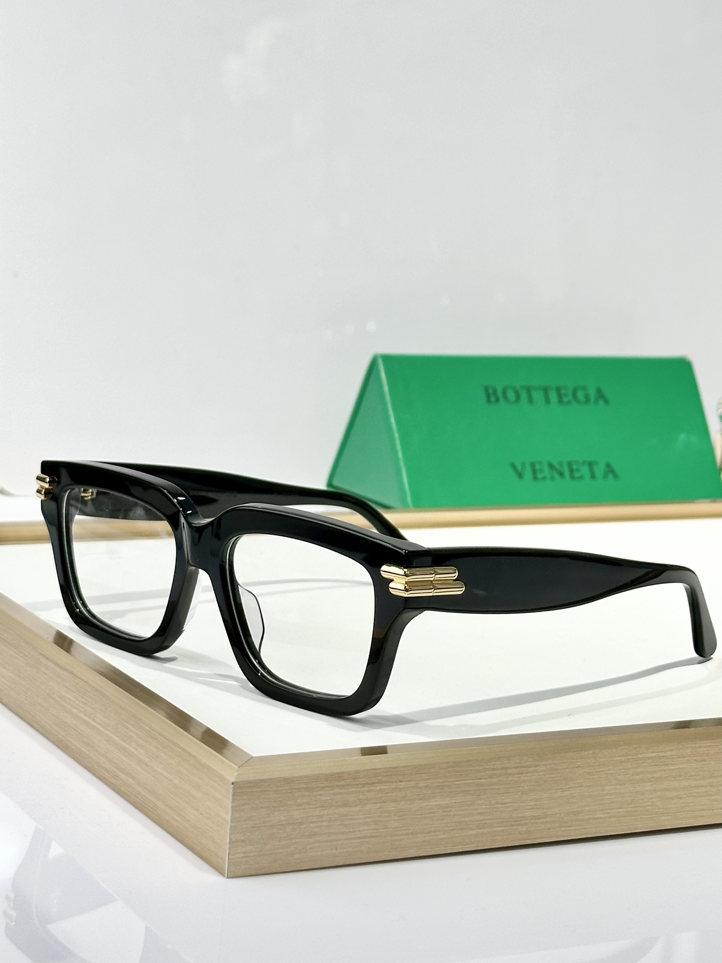  BOTTEGA VENETA
MOD：BV1324O
Size：53口14-140
