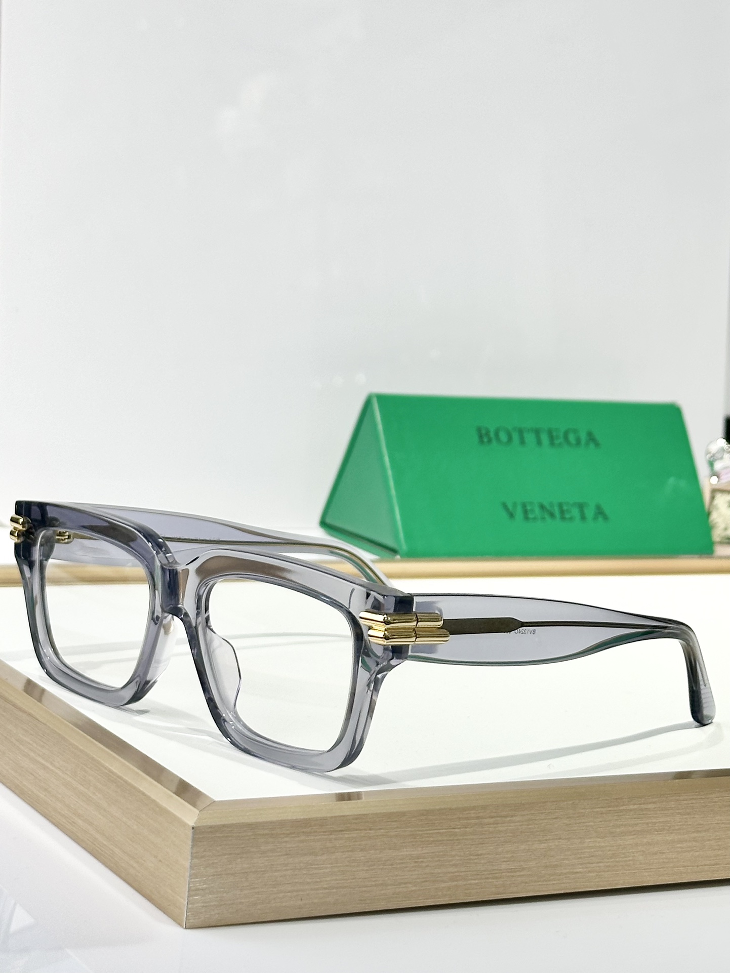  BOTTEGA VENETA
MOD：BV1324O
Size：53口14-140
