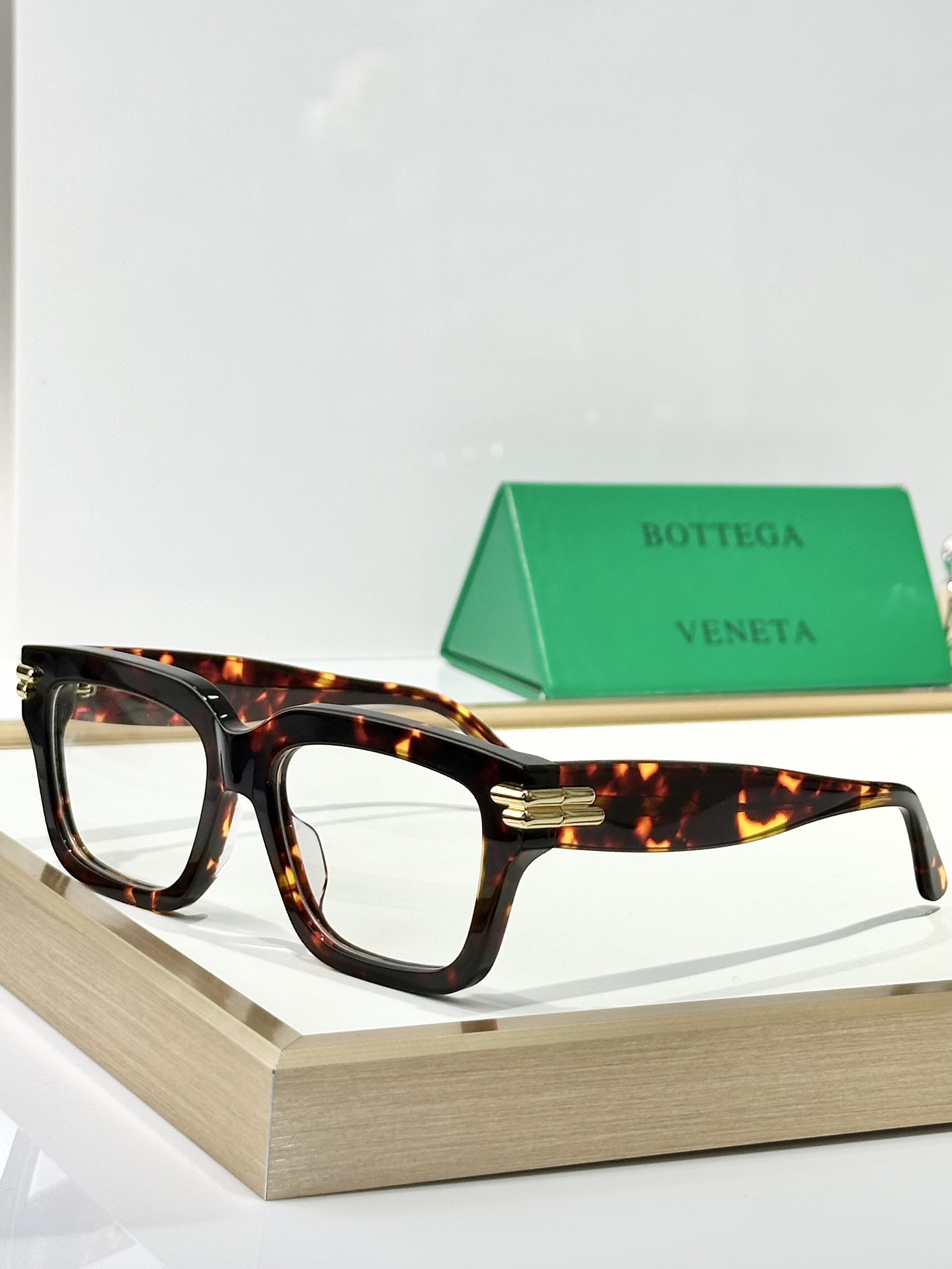  BOTTEGA VENETA
MOD：BV1324O
Size：53口14-140
