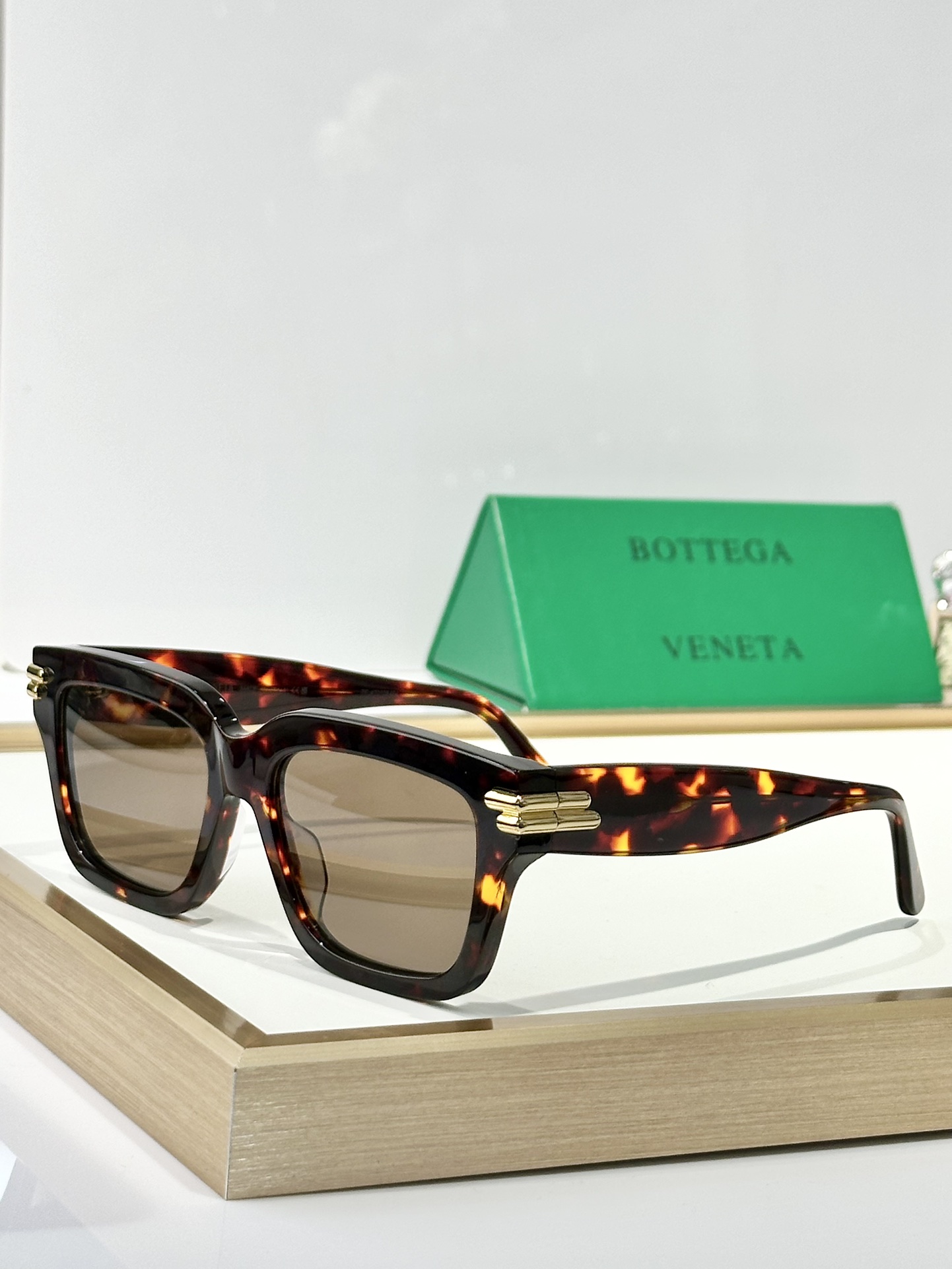  BOTTEGA VENETA
MOD：BV1324O
Size：53口14-140
