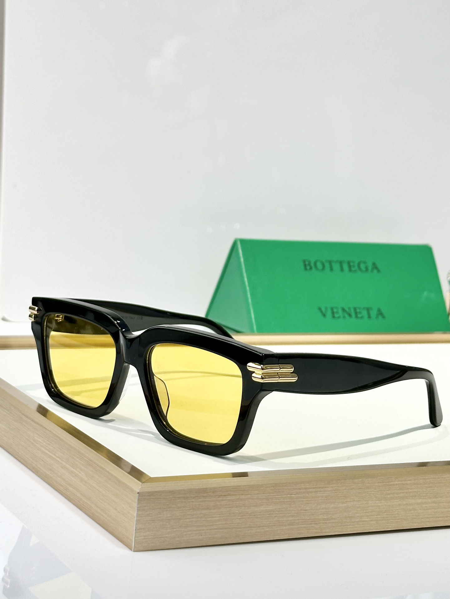  BOTTEGA VENETA
MOD：BV1324O
Size：53口14-140
