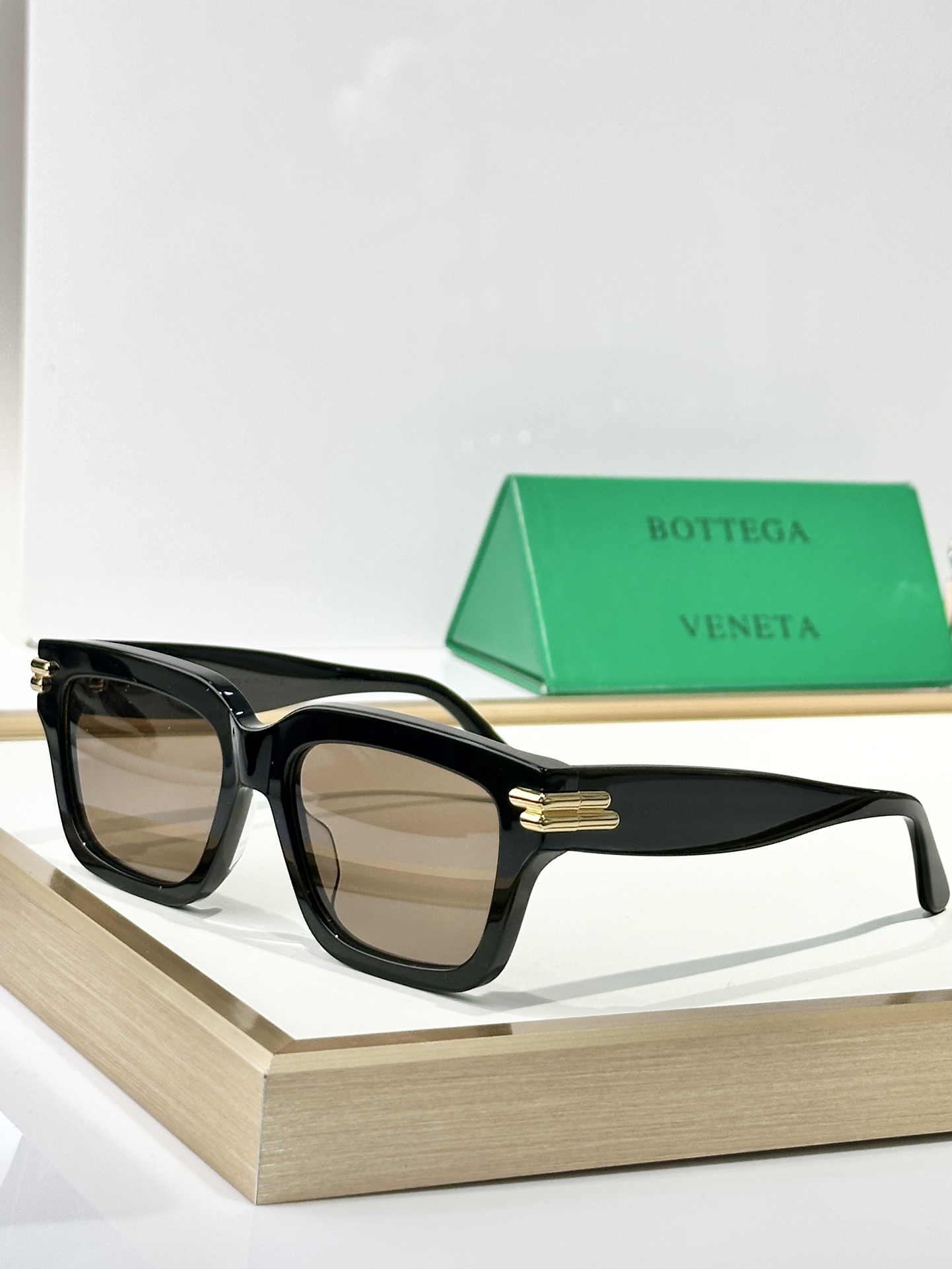 BOTTEGA VENETA
MOD：BV1324O
Size：53口14-140
