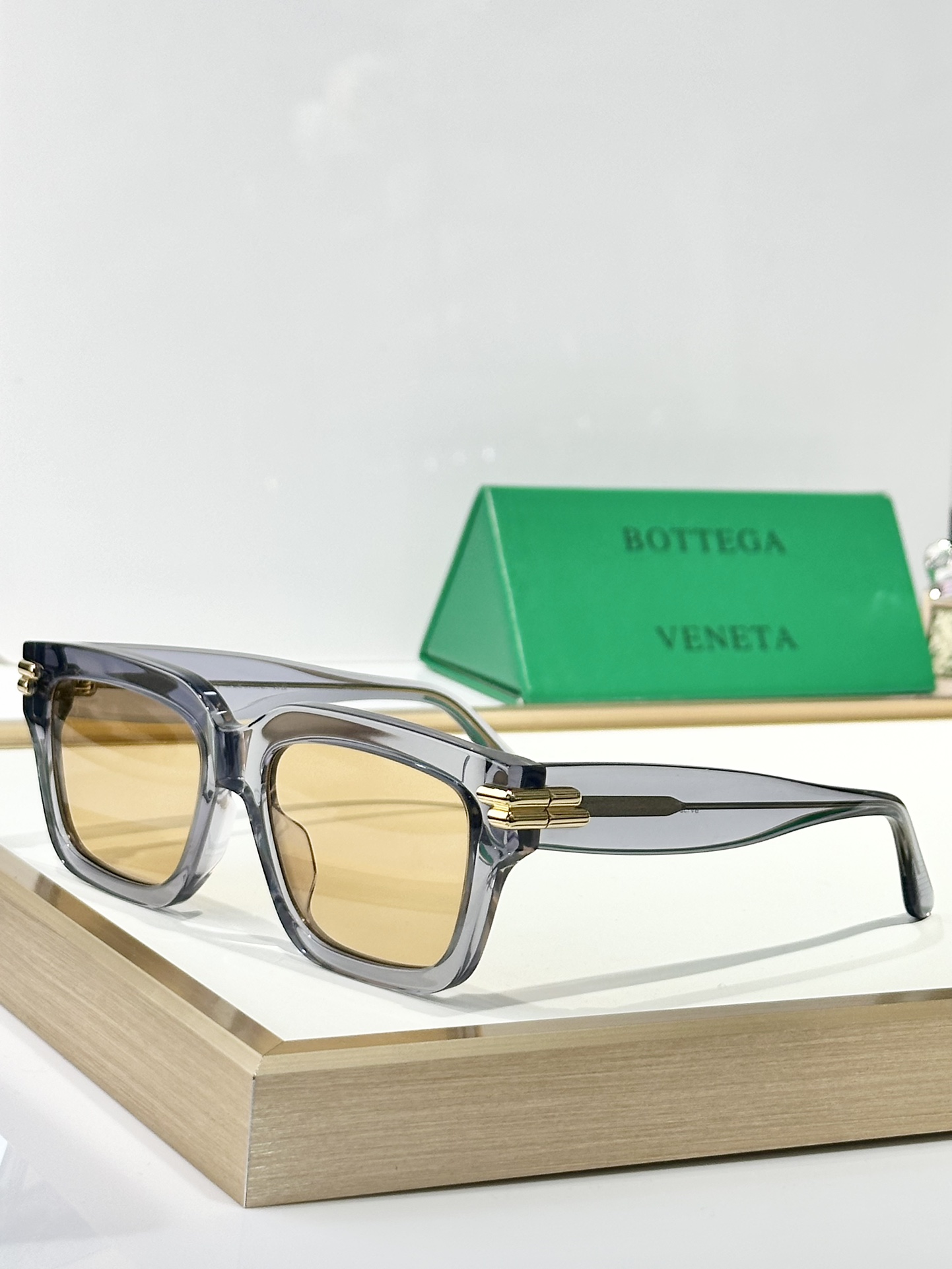  BOTTEGA VENETA
MOD：BV1324O
Size：53口14-140

