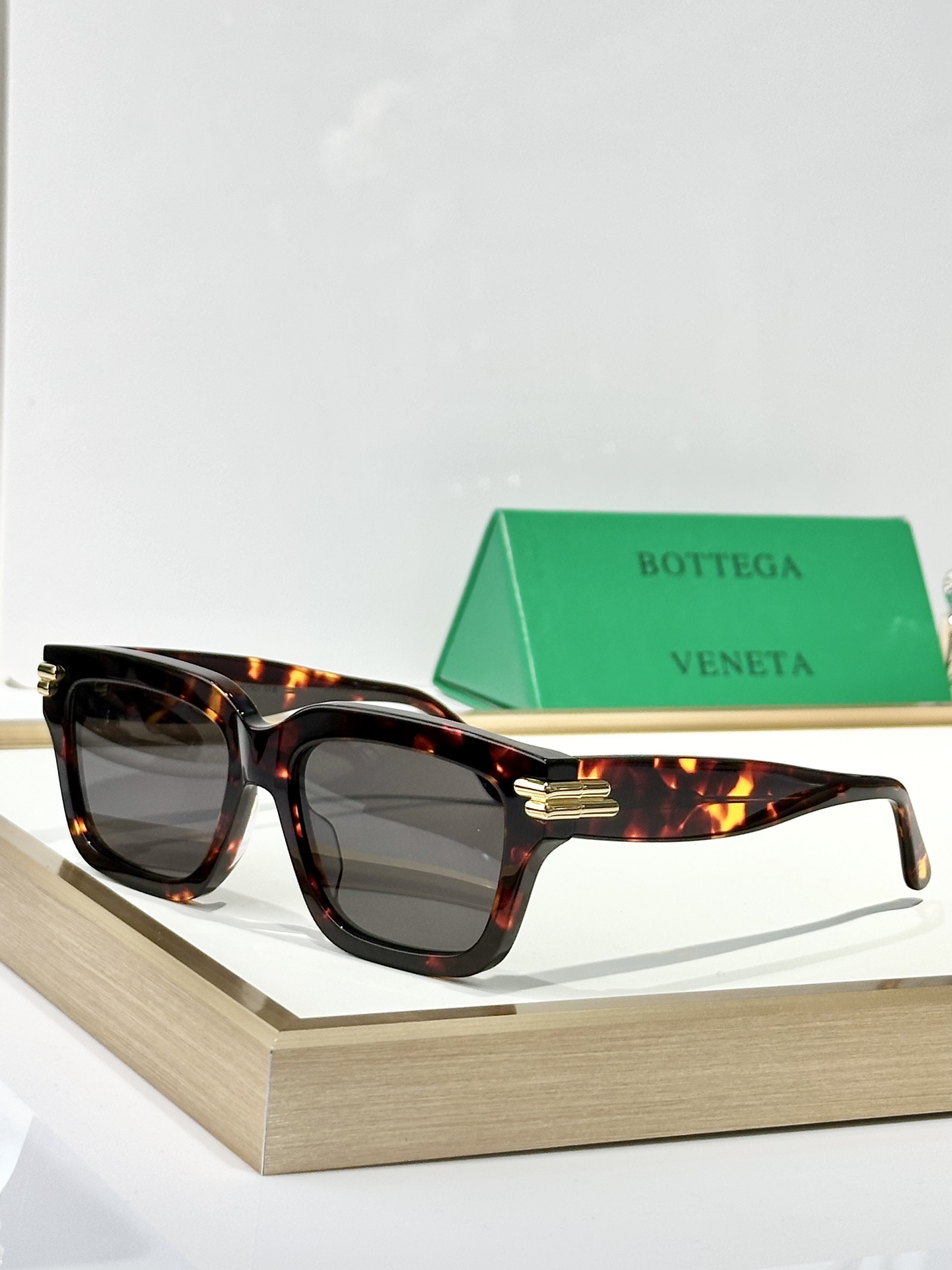  BOTTEGA VENETA
MOD：BV1324O
Size：53口14-140

