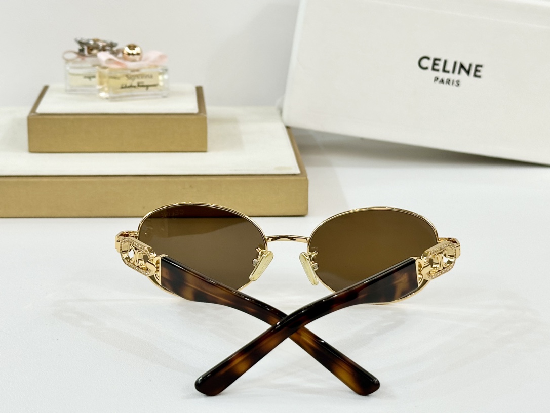  CELINE
MOD：CL40253
Size：53口18-145

