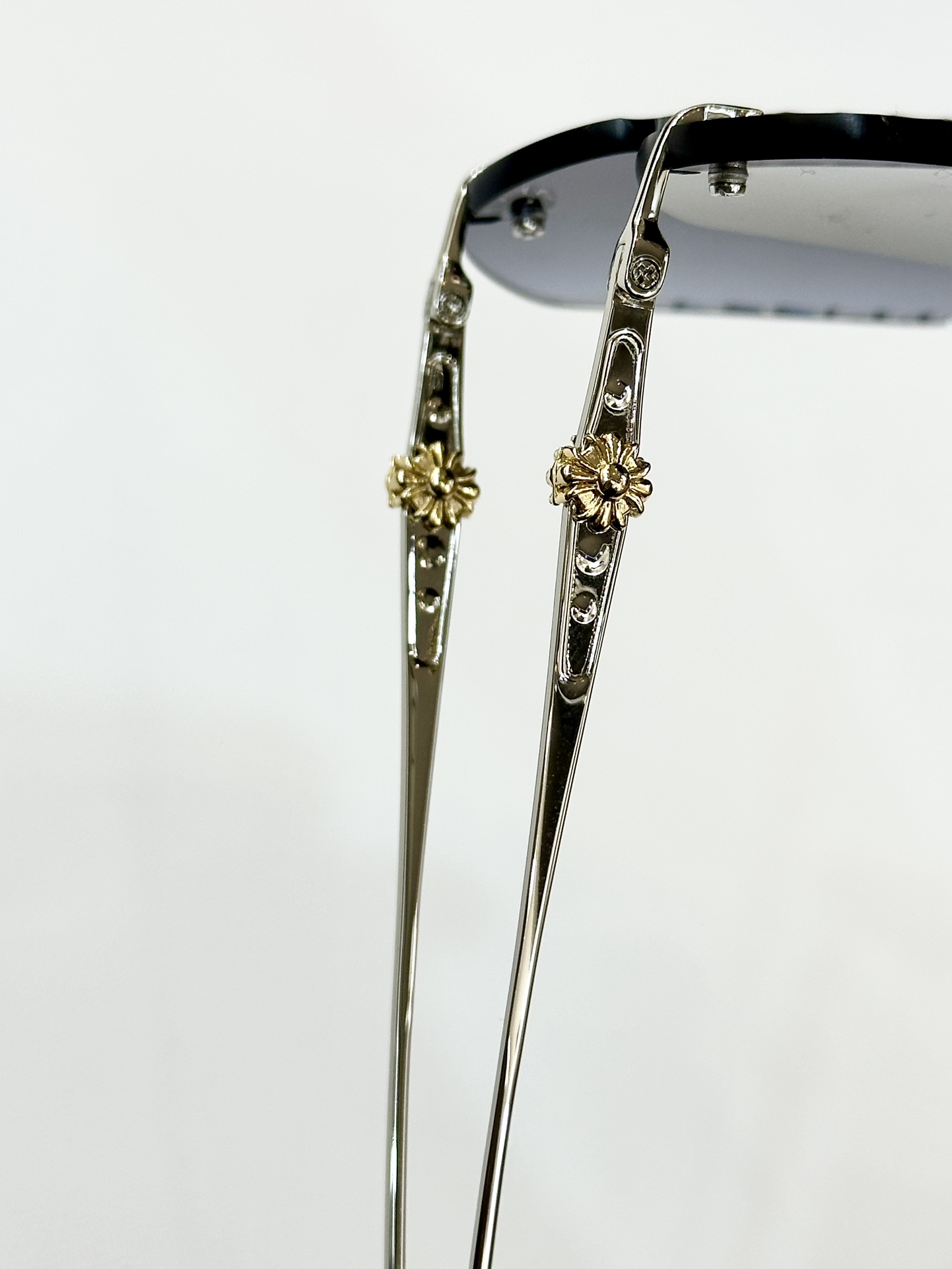  Chrome Hearts
MODEL CH9109
SIZE：57口21-142
