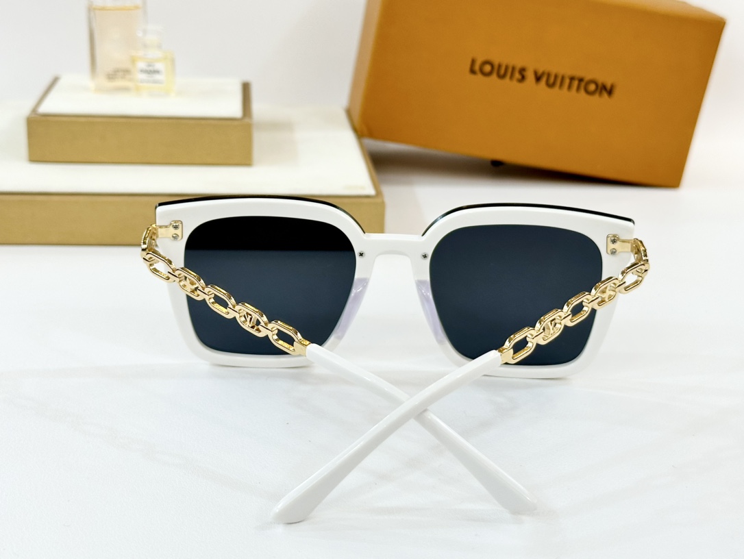  LOUIS VUITTON
MODELZ1853U
SIZE54口23-145
