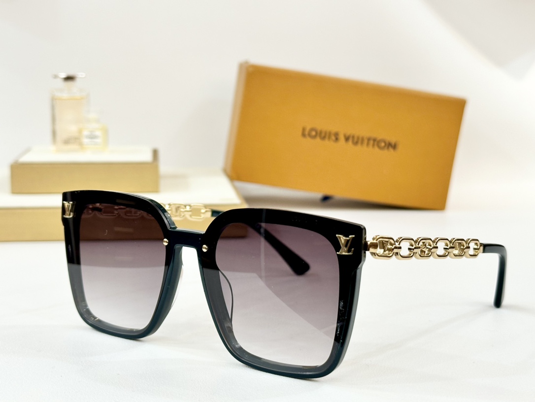  LOUIS VUITTON
MODELZ1853U
SIZE54口23-145
