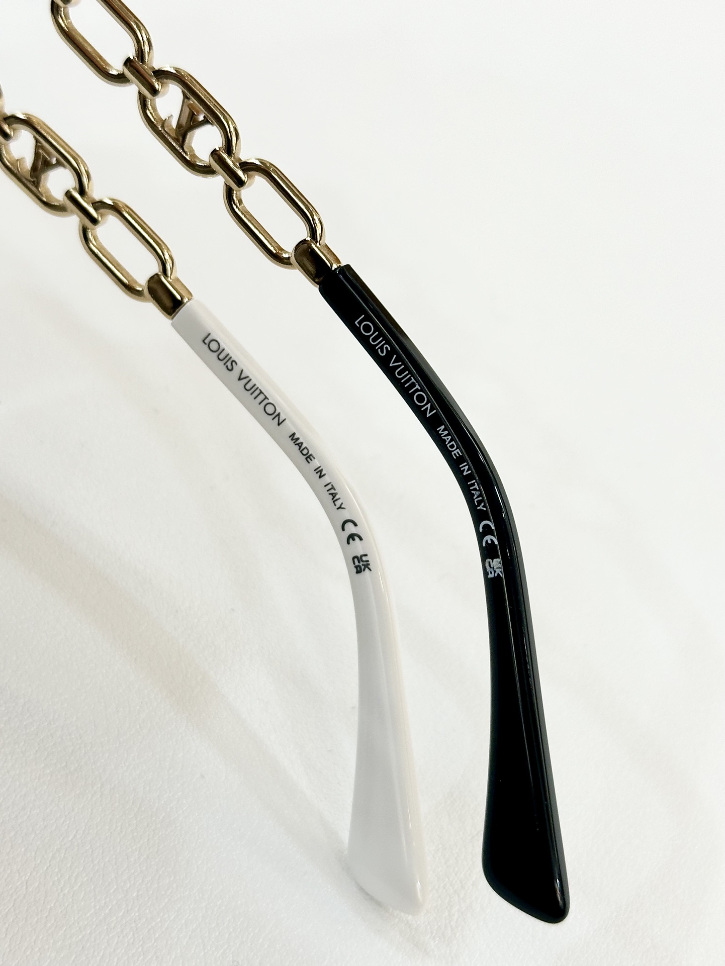  LOUIS VUITTON
MODELZ1853U
SIZE54口23-145
