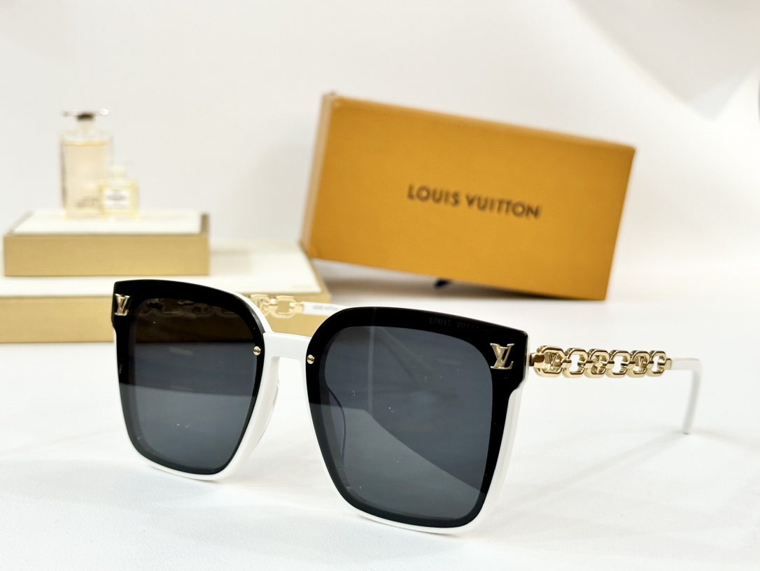  LOUIS VUITTON
MODELZ1853U
SIZE54口23-145
