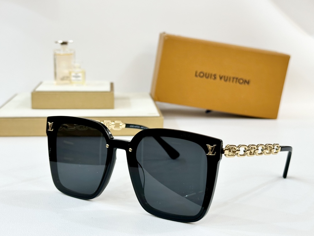 LOUIS VUITTON
MODELZ1853U
SIZE54口23-145
