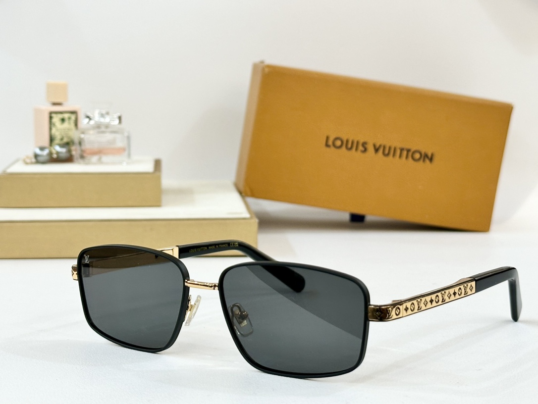  LOUIS VUITTON
MOD：Z2042U
Size：58口16 142
