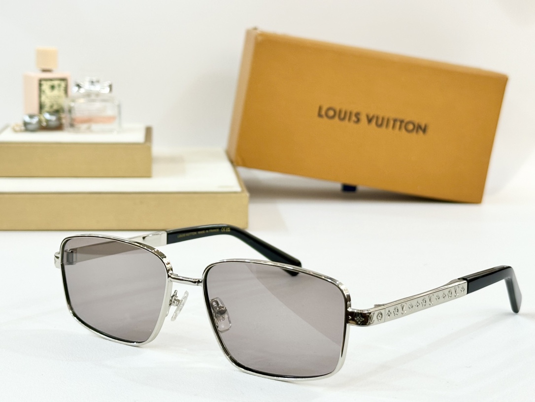  LOUIS VUITTON
MOD：Z2042U
Size：58口16 142
