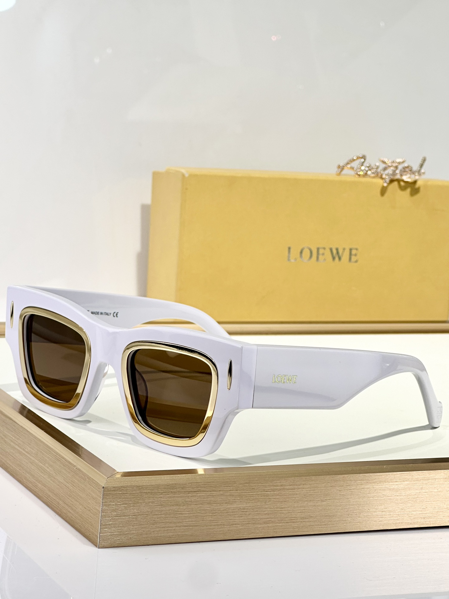  LOEWE
MOD：LW40178U
Size：47口23 145
