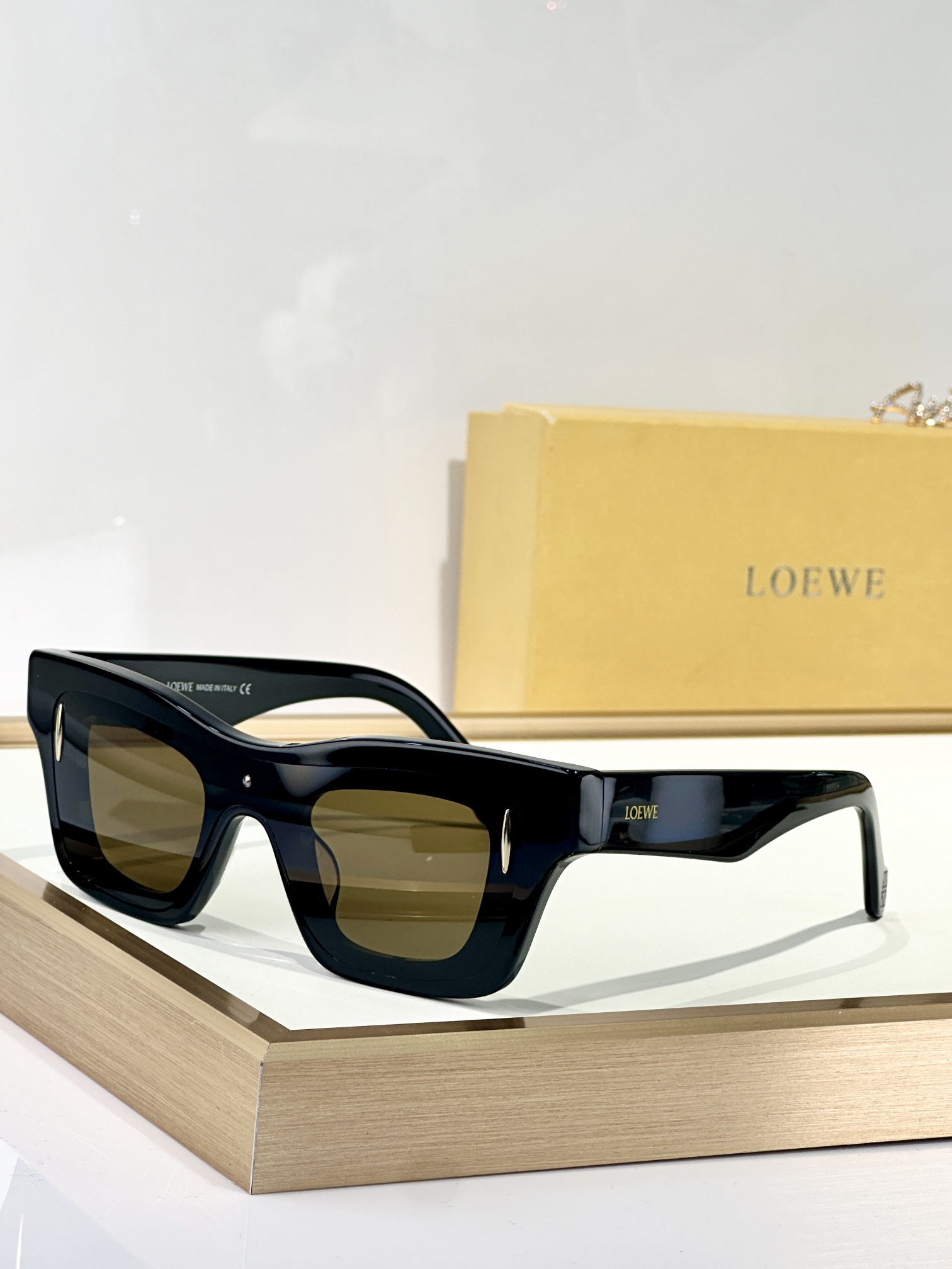 LOEWE
MOD：LW40176U
Size：54口16 145
