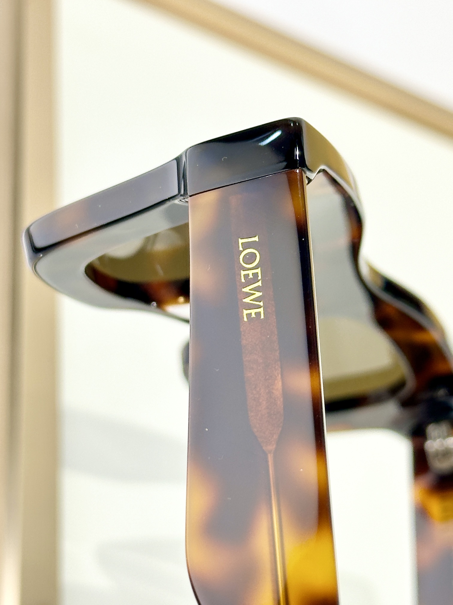 LOEWE
MOD：LW40176U
Size：54口16 145
