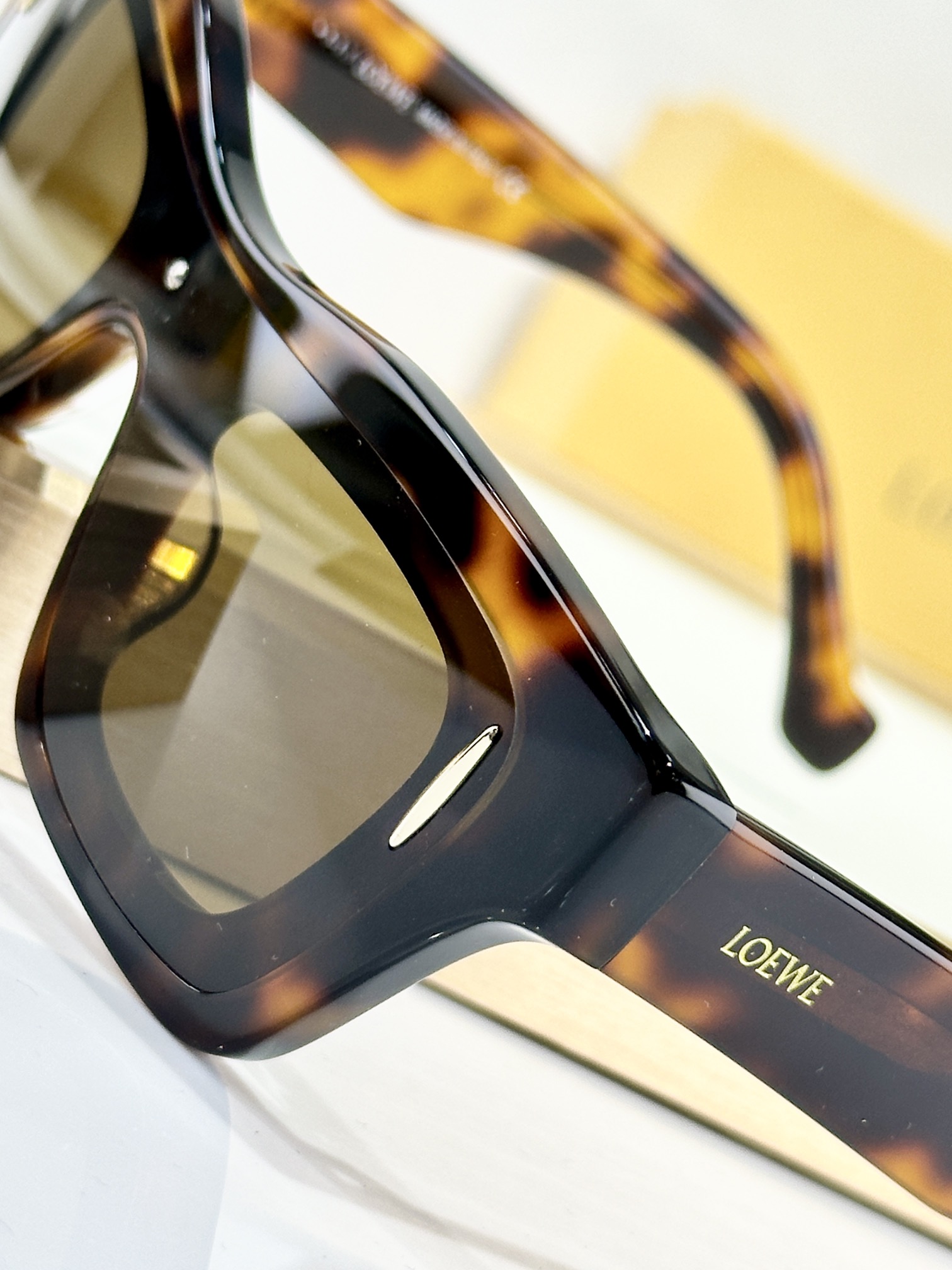 LOEWE
MOD：LW40176U
Size：54口16 145
