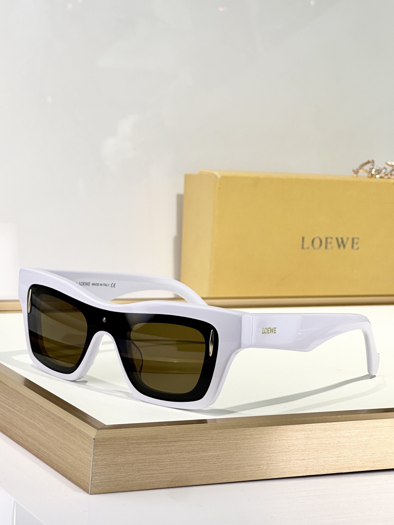 LOEWE
MOD：LW40176U
Size：54口16 145
