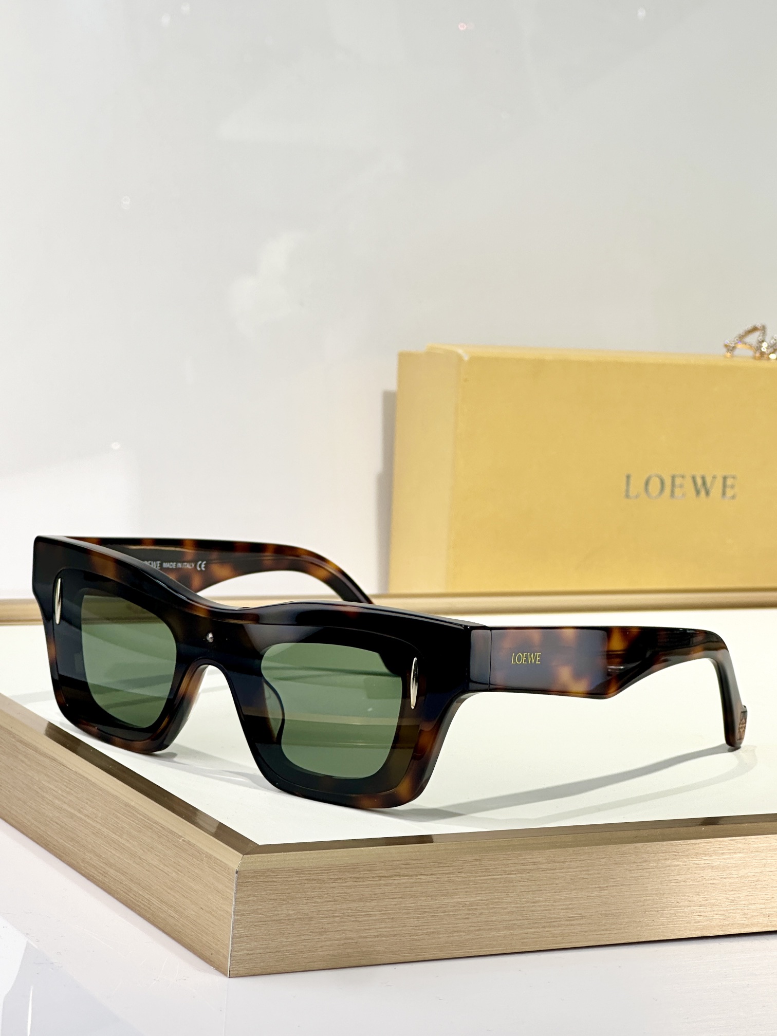 LOEWE
MOD：LW40176U
Size：54口16 145
