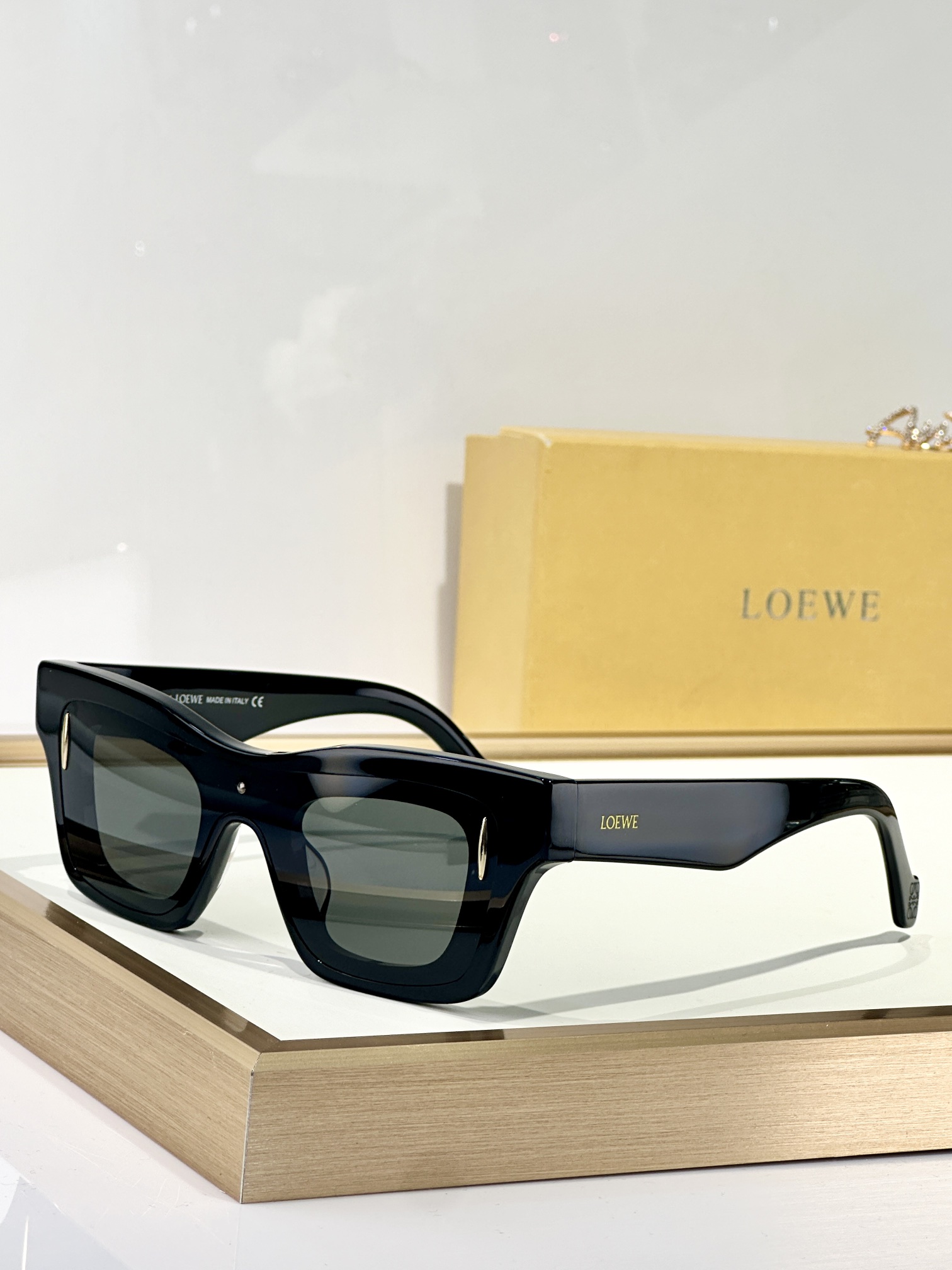 LOEWE
MOD：LW40176U
Size：54口16 145
