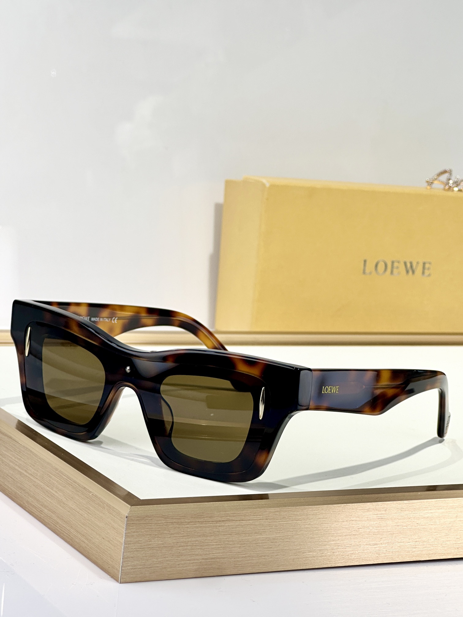 LOEWE
MOD：LW40176U
Size：54口16 145
