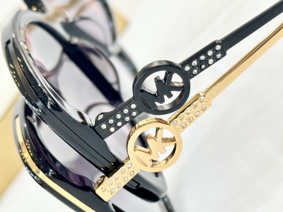  MICHAEL KORS
MODEL：MK 2161BU
SIZE：58口16-145
