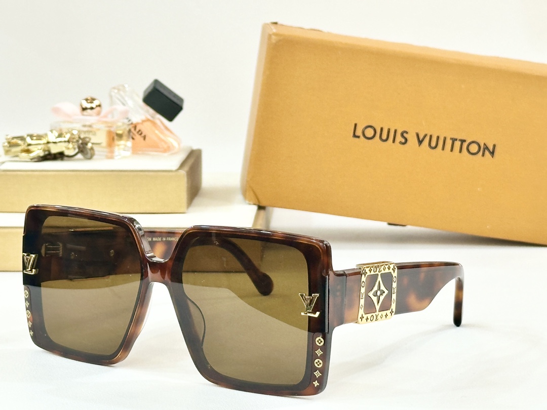  LOUIS VUITTO*
MODEL：Z7021E
SIZE：67口14-142
