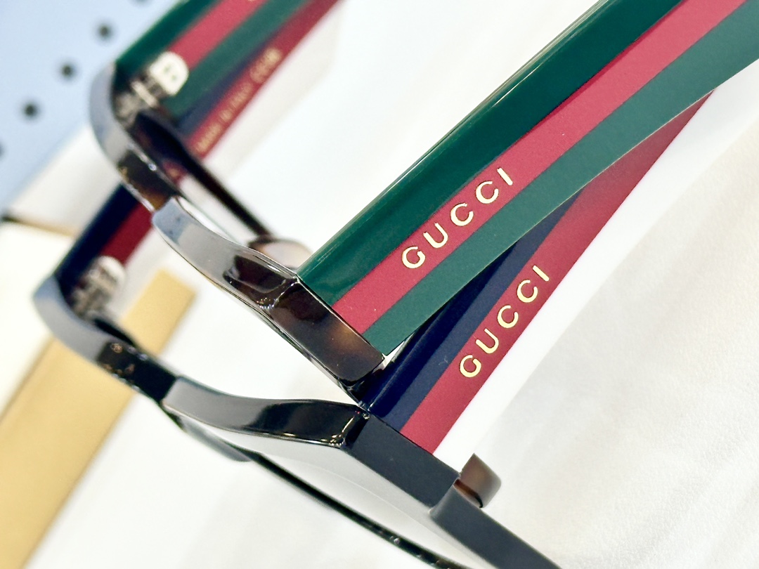   GUCC*
MODEL：GG1626
SIZE：51口22-145
