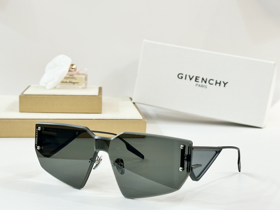  GIVENCHY
MOD：GV60016U
Size：147口0 138
