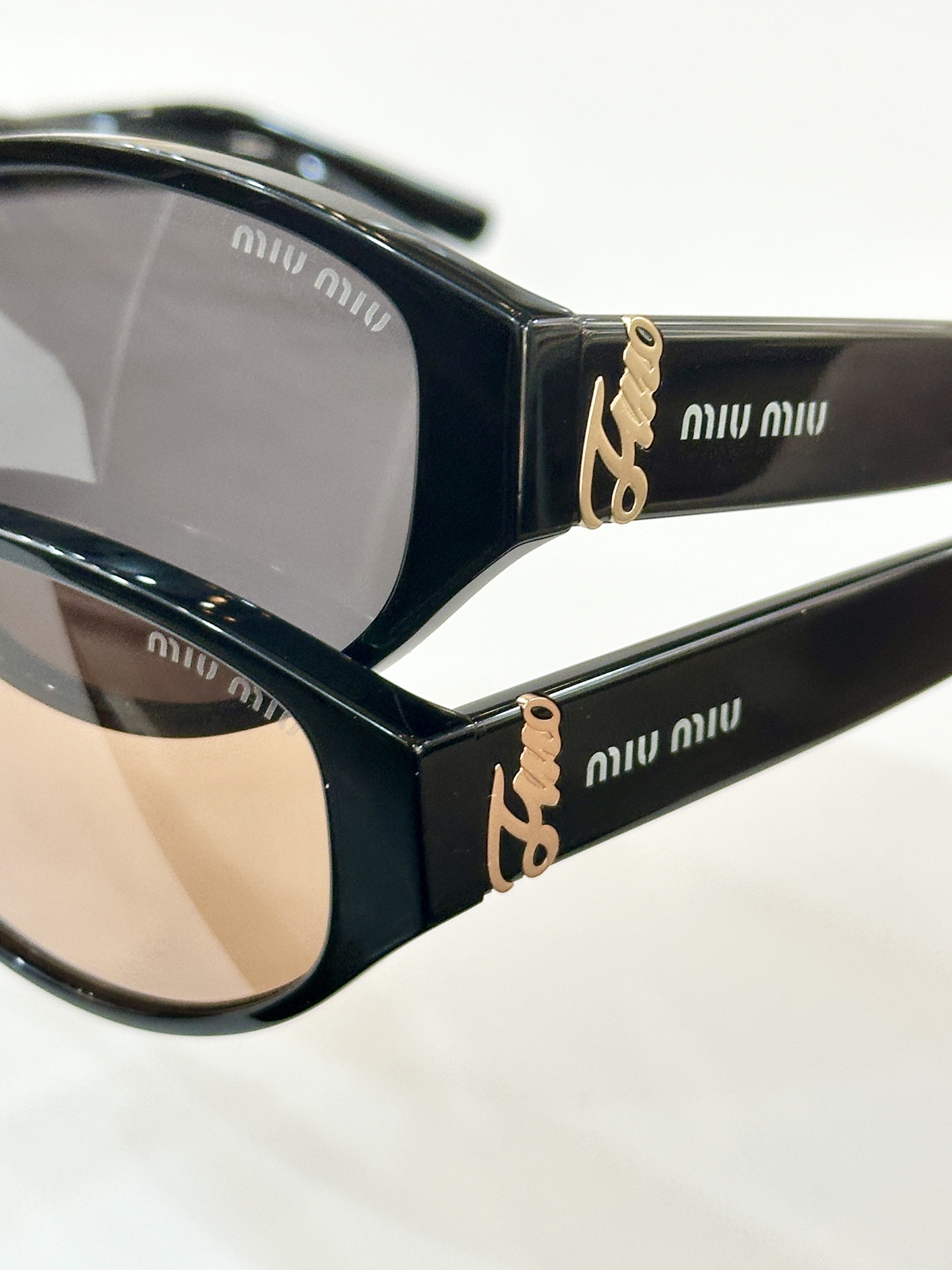  MIU MI*
MODSMU 51WS
Size57口19-144
