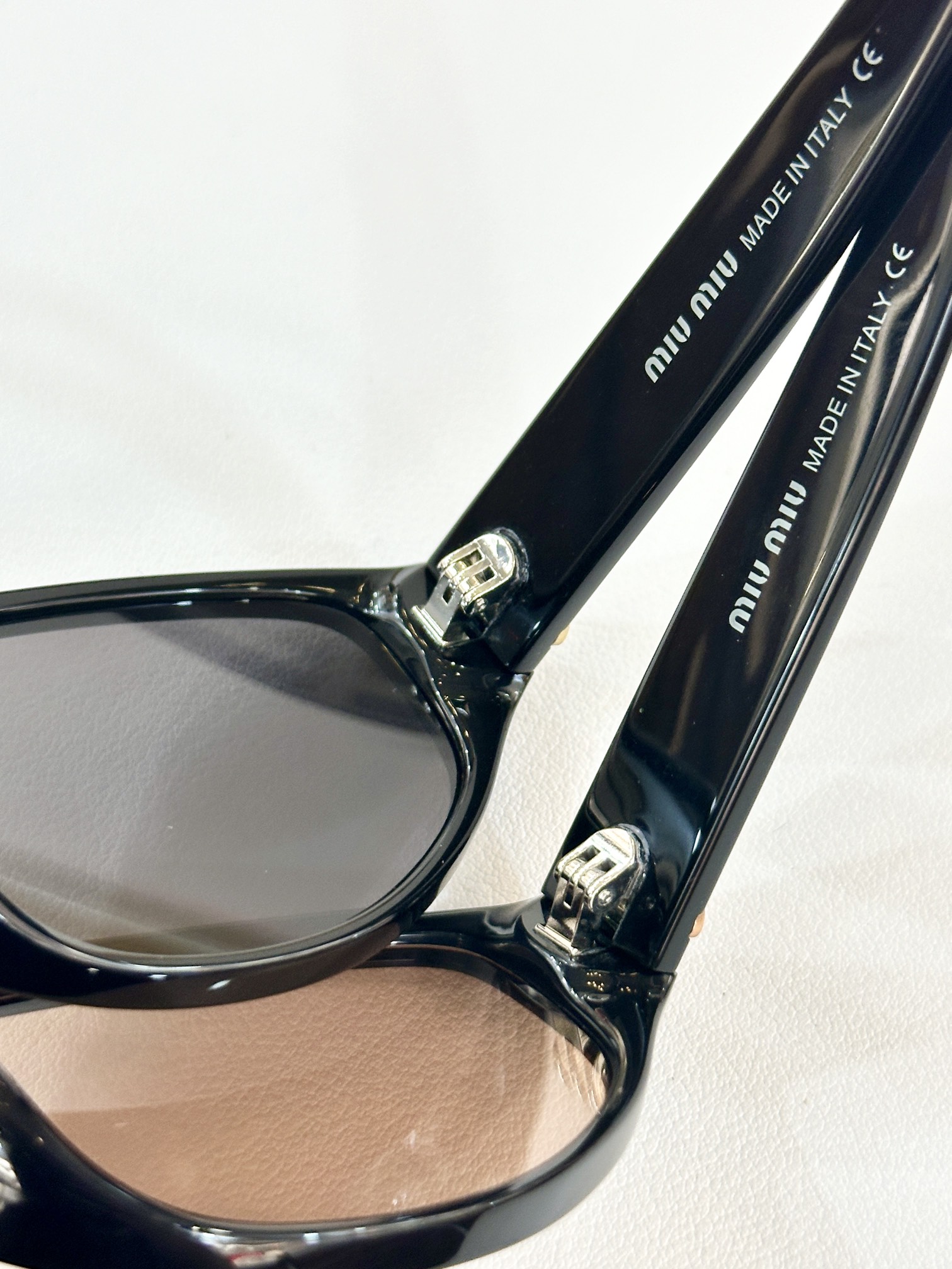  MIU MI*
MODSMU 51WS
Size57口19-144
