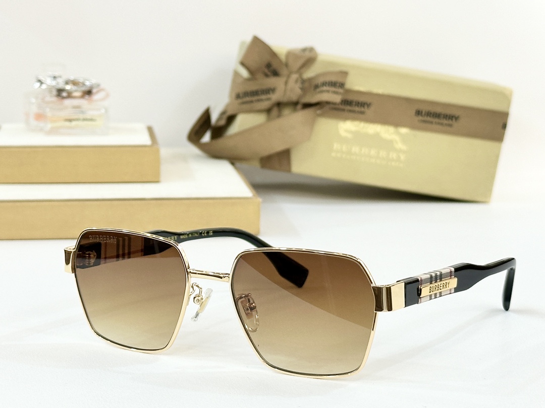  BURBERRY
MOD：BE2395
Size：54口19 145
