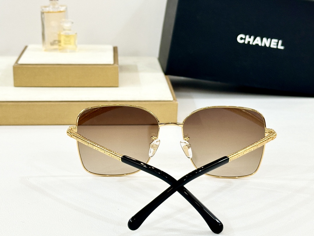  CHANEL
MOD：2216
Size：57口16-145
