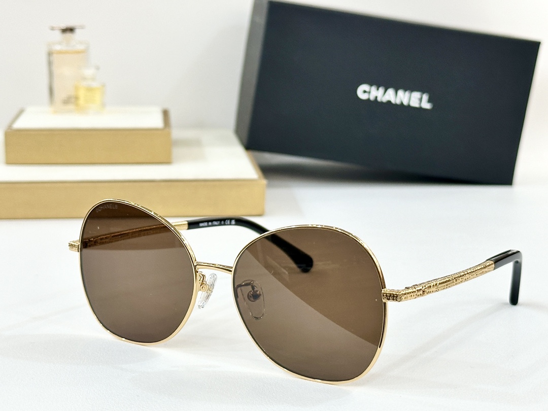  CHANEL
MOD：2217
Size：53口16-145
