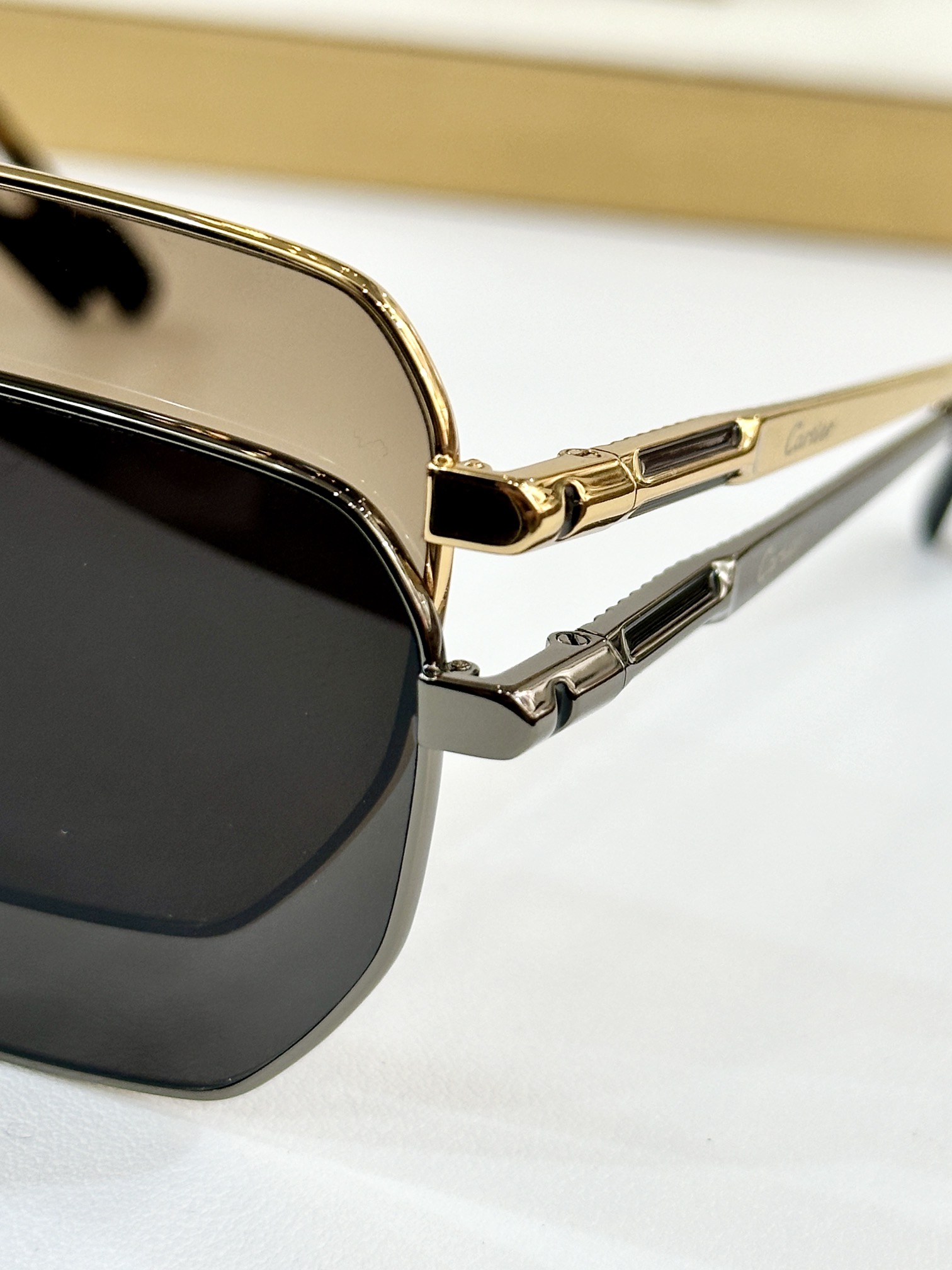  Cartier
MOD：CT0527S
Size：60口16-145
