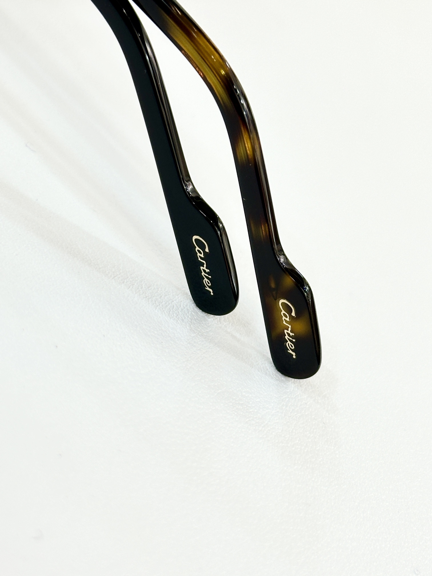  Cartier
MOD：CT0527S
Size：60口16-145
